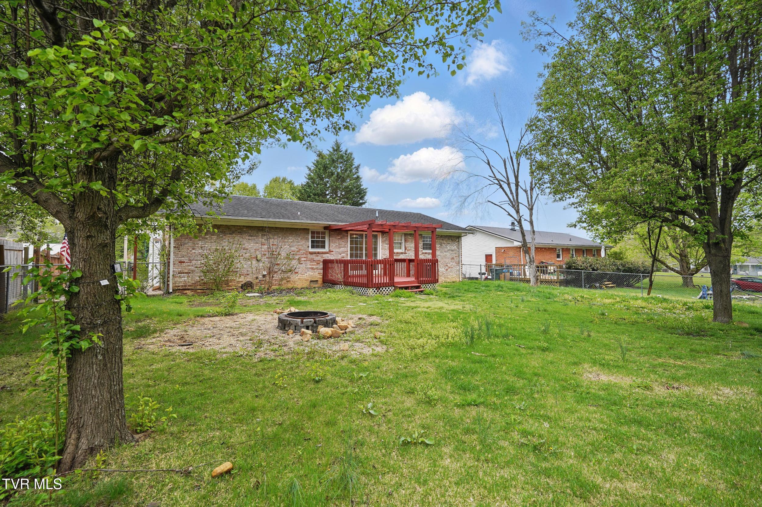607 Bradley Street, Elizabethton, Tennessee image 2