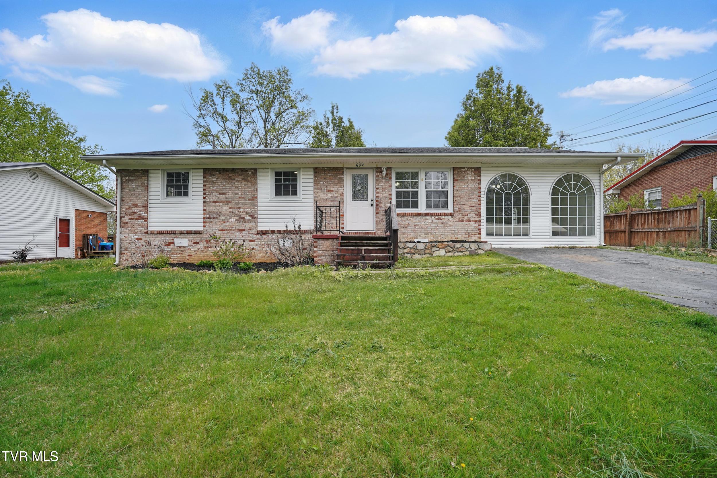 607 Bradley Street, Elizabethton, Tennessee image 1