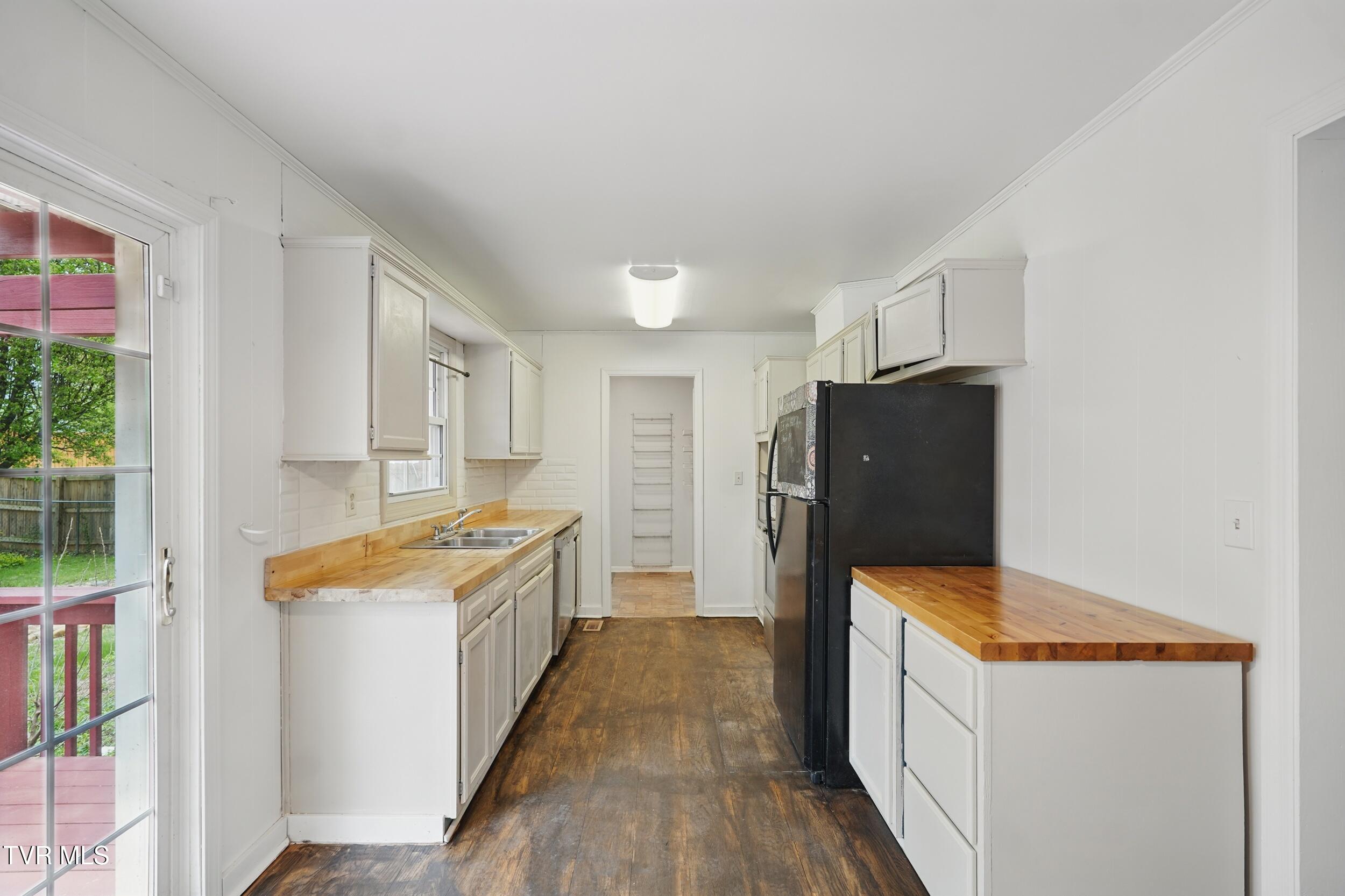 607 Bradley Street, Elizabethton, Tennessee image 4