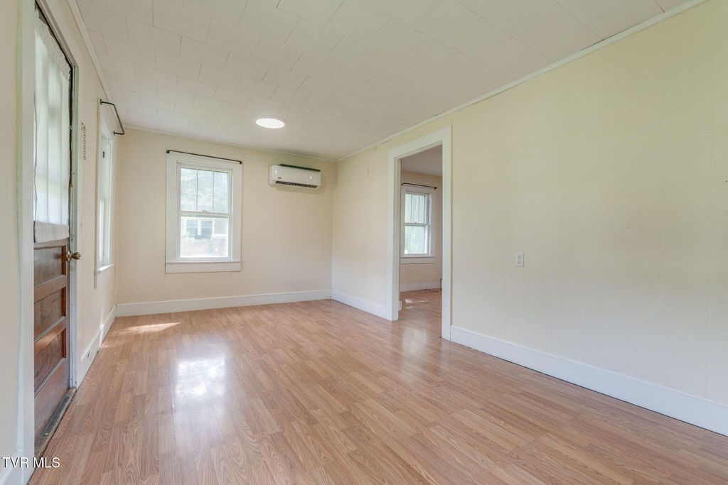 Photo of 429 Tollett Street, Hampton, TN 37658 (MLS # 9998202)
