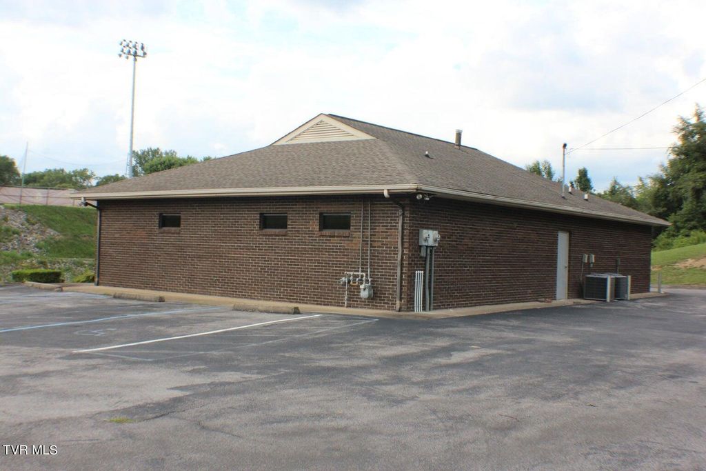 Photo of 1637 Eastman Road, Kingsport, TN 37660 (MLS # 9972453)