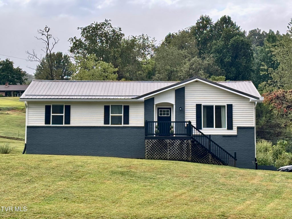 Photo of 131 Melrose Drive, Rose Hill, VA 24281 (MLS # 10000856)
