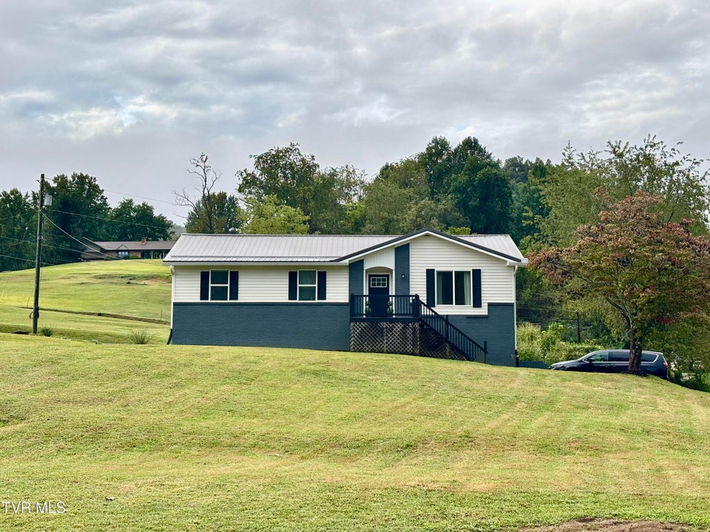 Photo of 131 Melrose Drive, Rose Hill, VA 24281 (MLS # 10000856)