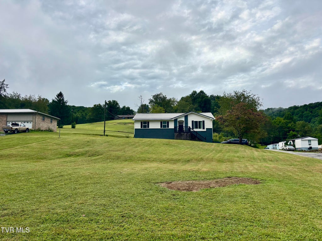 Photo of 131 Melrose Drive, Rose Hill, VA 24281 (MLS # 10000856)