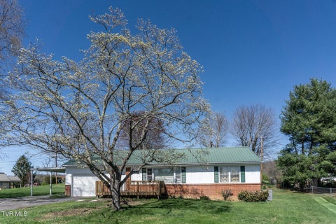 Photo of 404 Dyer Circle, Greeneville, TN 37745 (MLS # 9996635)