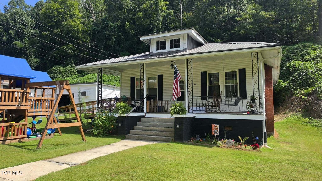 Photo of 634 Meadow Street, Coeburn, VA 24230 (MLS # 10000910)