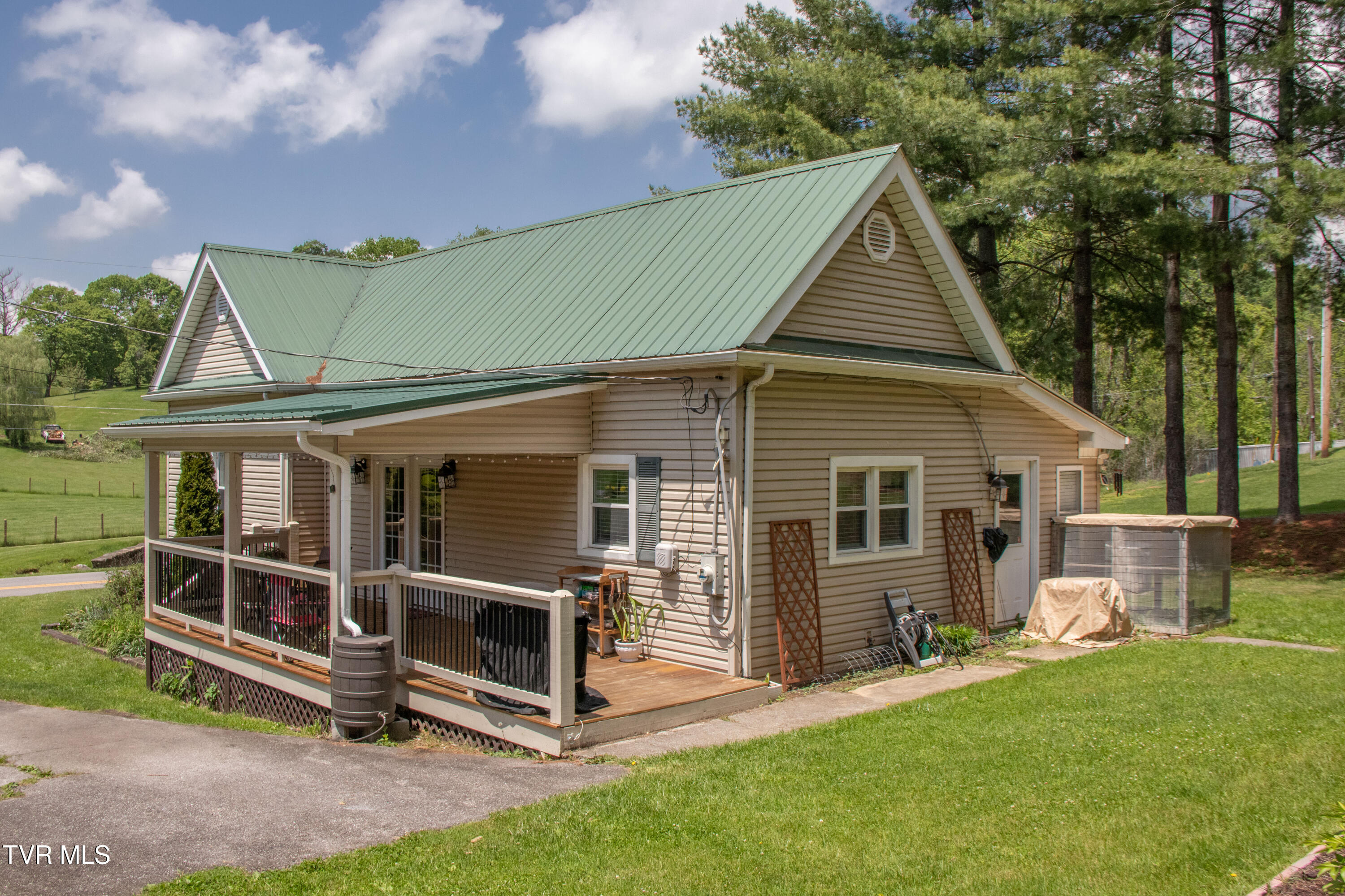 435 Sulpher Spring Road, Chilhowie, Virginia image 29