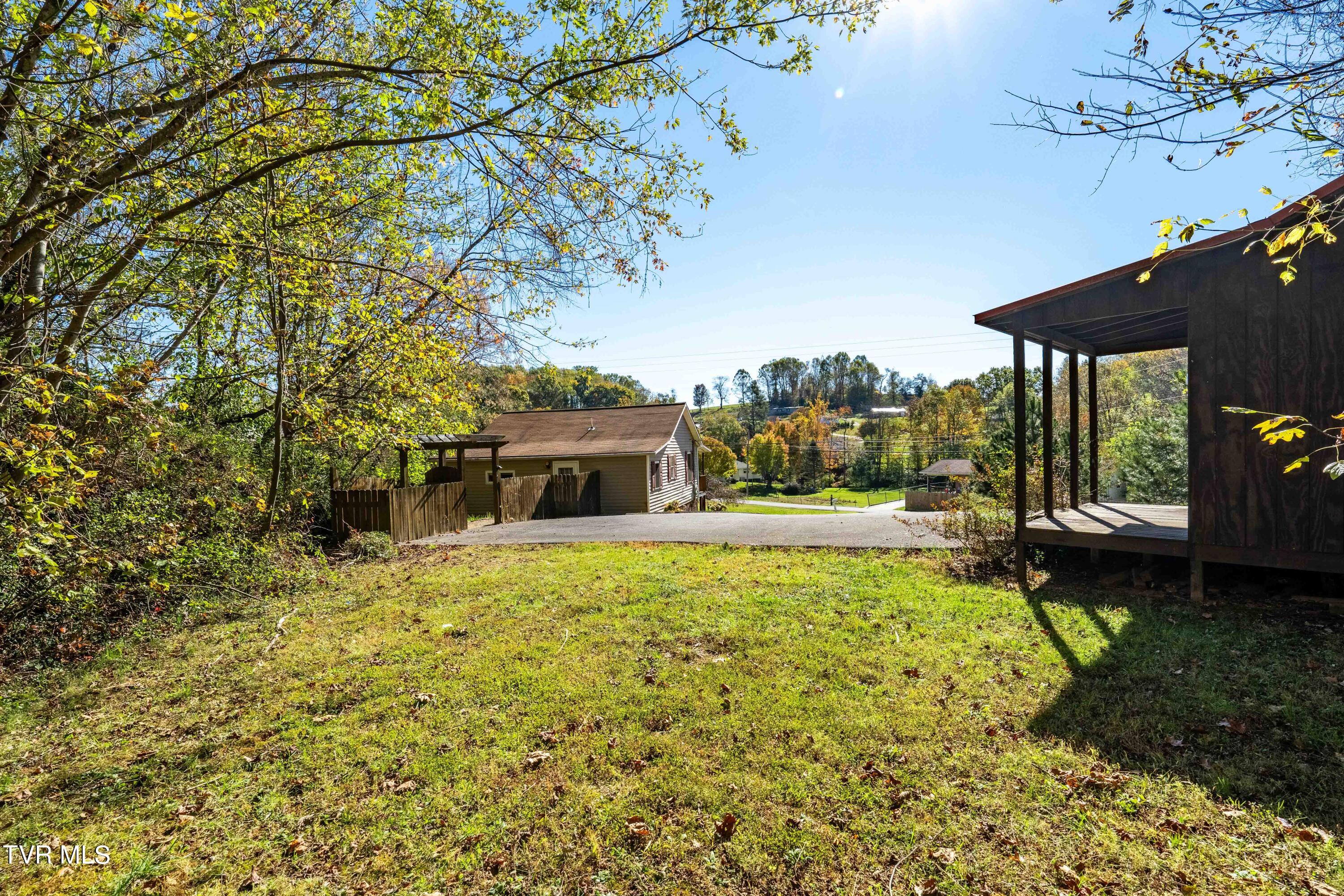 Johnson City, Tennessee 37601, United States, 2 Bedrooms Bedrooms, ,1 BathroomBathrooms,Residential,Pending,36016