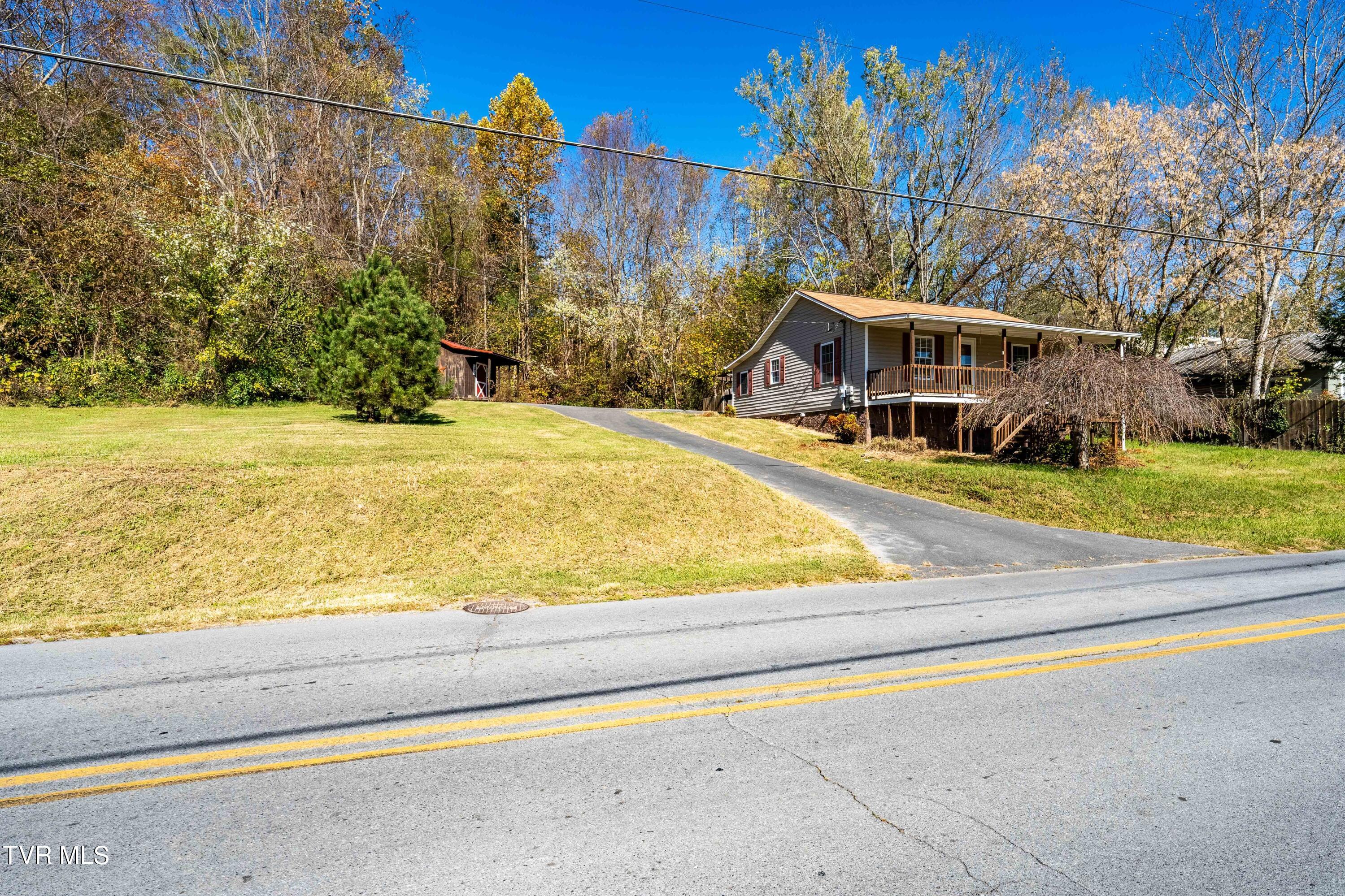 Johnson City, Tennessee 37601, United States, 2 Bedrooms Bedrooms, ,1 BathroomBathrooms,Residential,Pending,36016