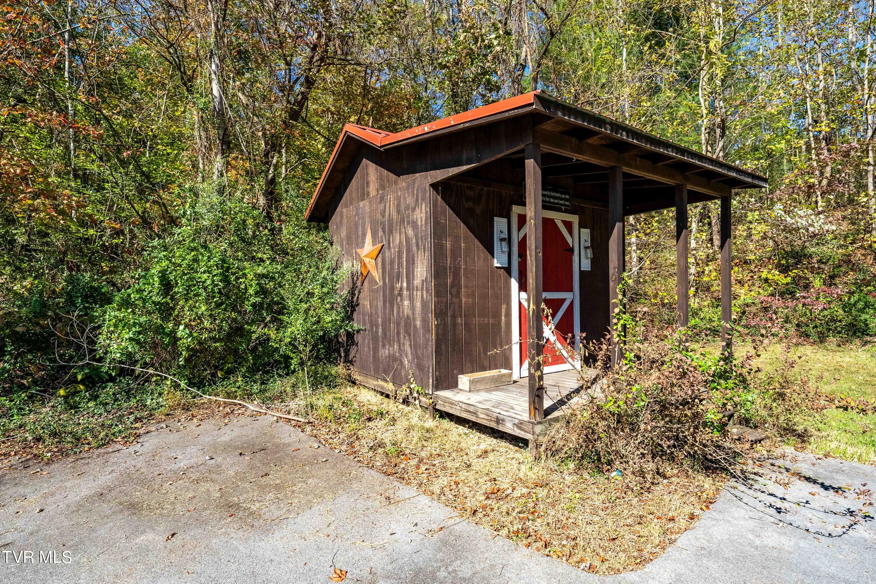 Johnson City, Tennessee 37601, United States, 2 Bedrooms Bedrooms, ,1 BathroomBathrooms,Residential,Pending,36016