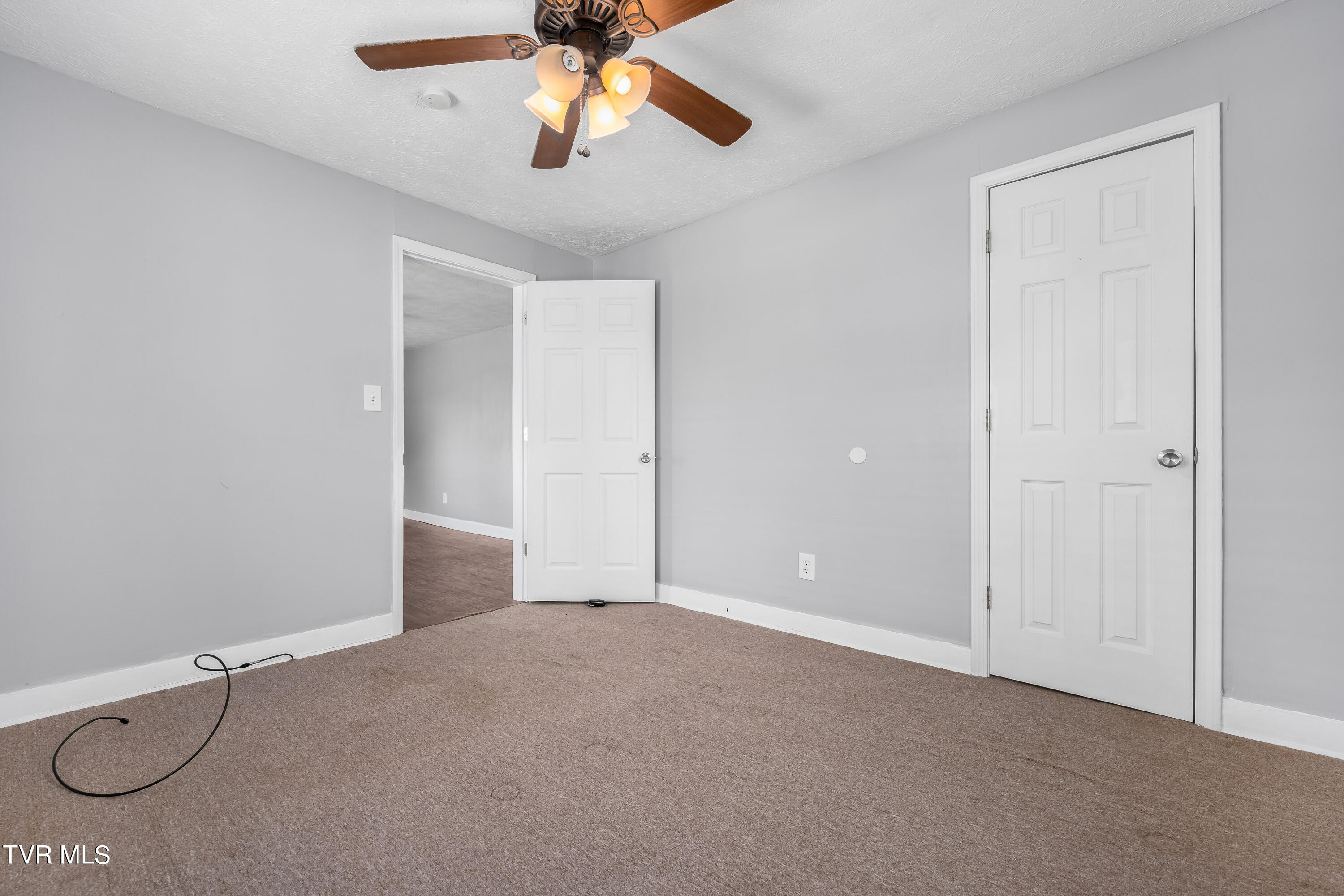 Johnson City, Tennessee 37601, United States, 2 Bedrooms Bedrooms, ,1 BathroomBathrooms,Residential,Pending,36016