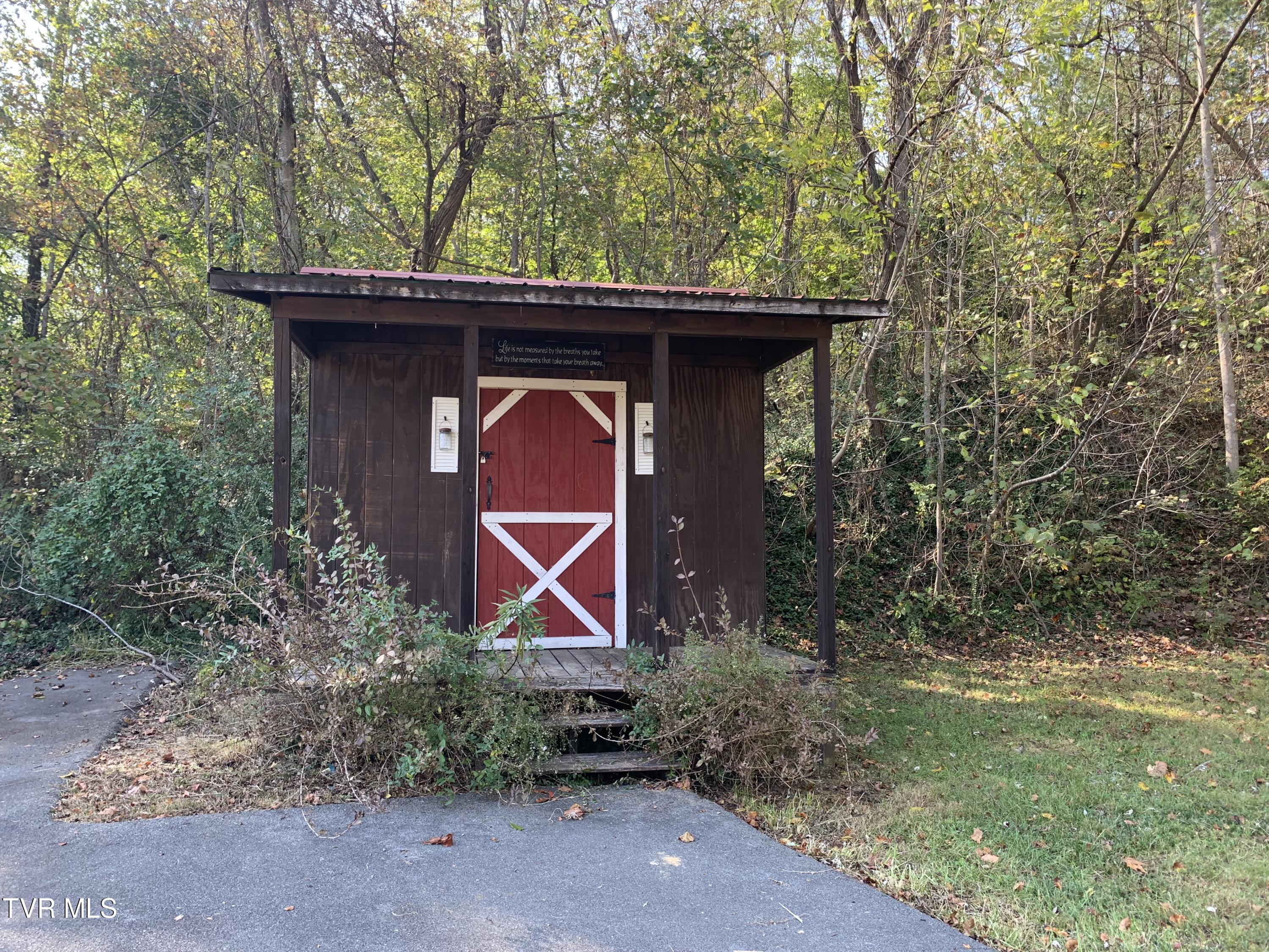 Johnson City, Tennessee 37601, United States, 2 Bedrooms Bedrooms, ,1 BathroomBathrooms,Residential,Pending,36016