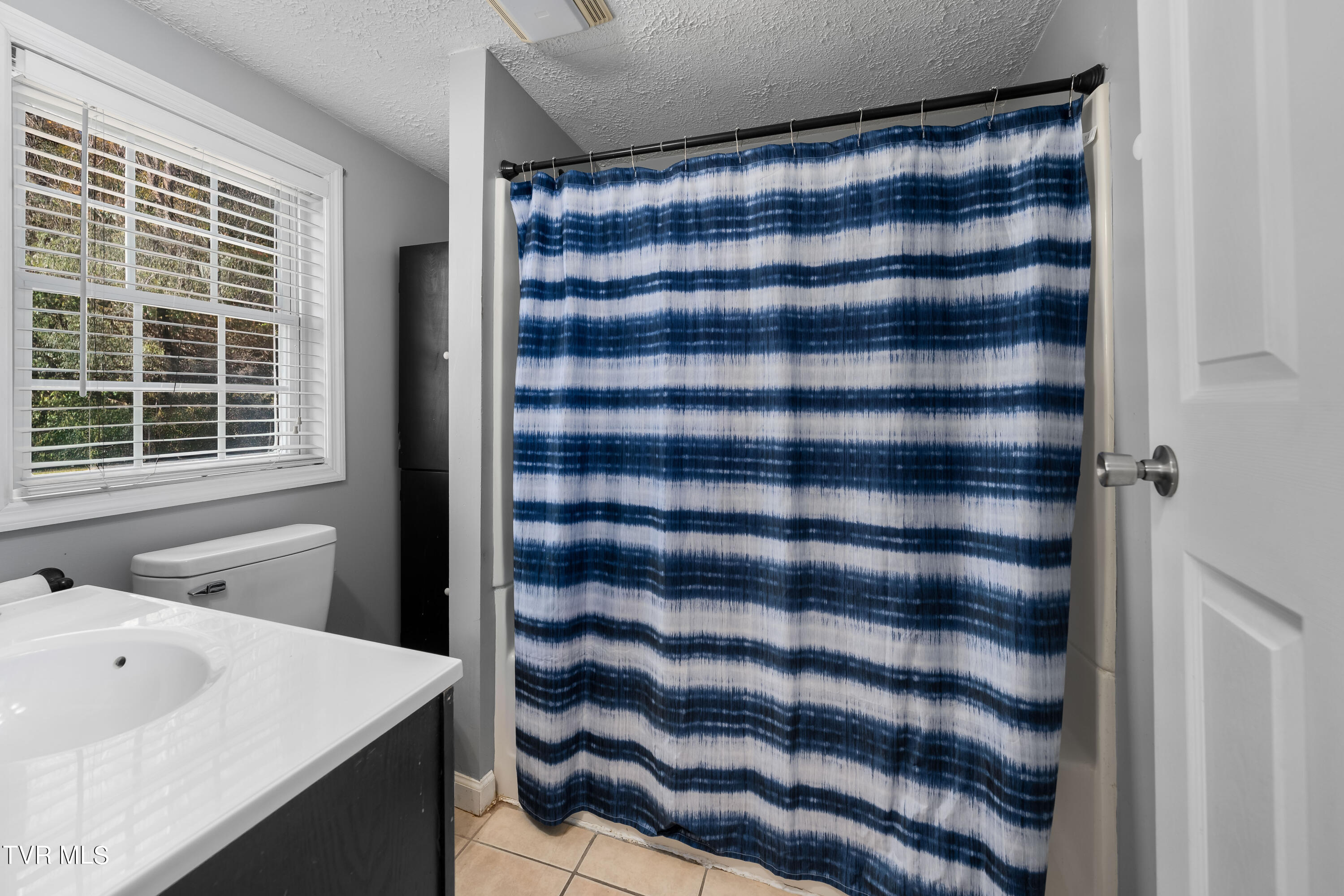 Johnson City, Tennessee 37601, United States, 2 Bedrooms Bedrooms, ,1 BathroomBathrooms,Residential,Pending,36016