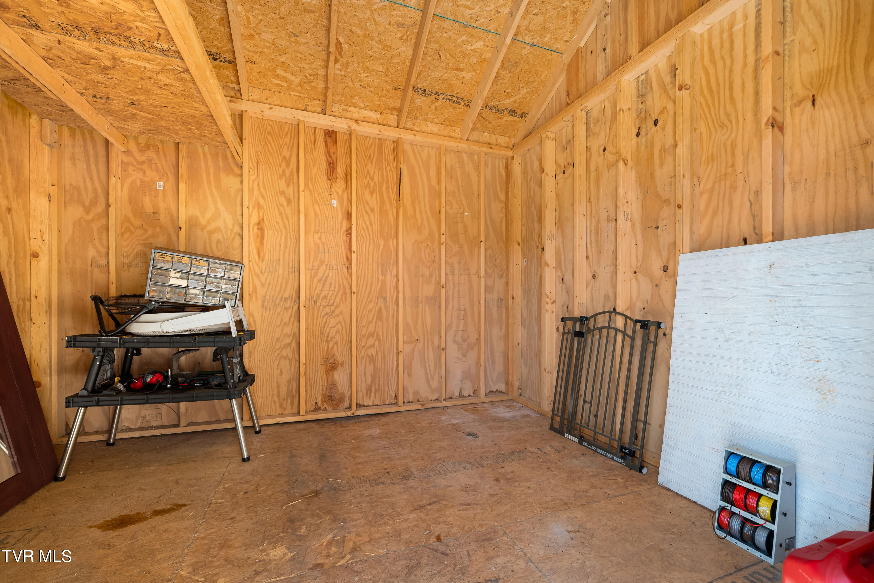 Johnson City, Tennessee 37601, United States, 2 Bedrooms Bedrooms, ,1 BathroomBathrooms,Residential,Pending,36016