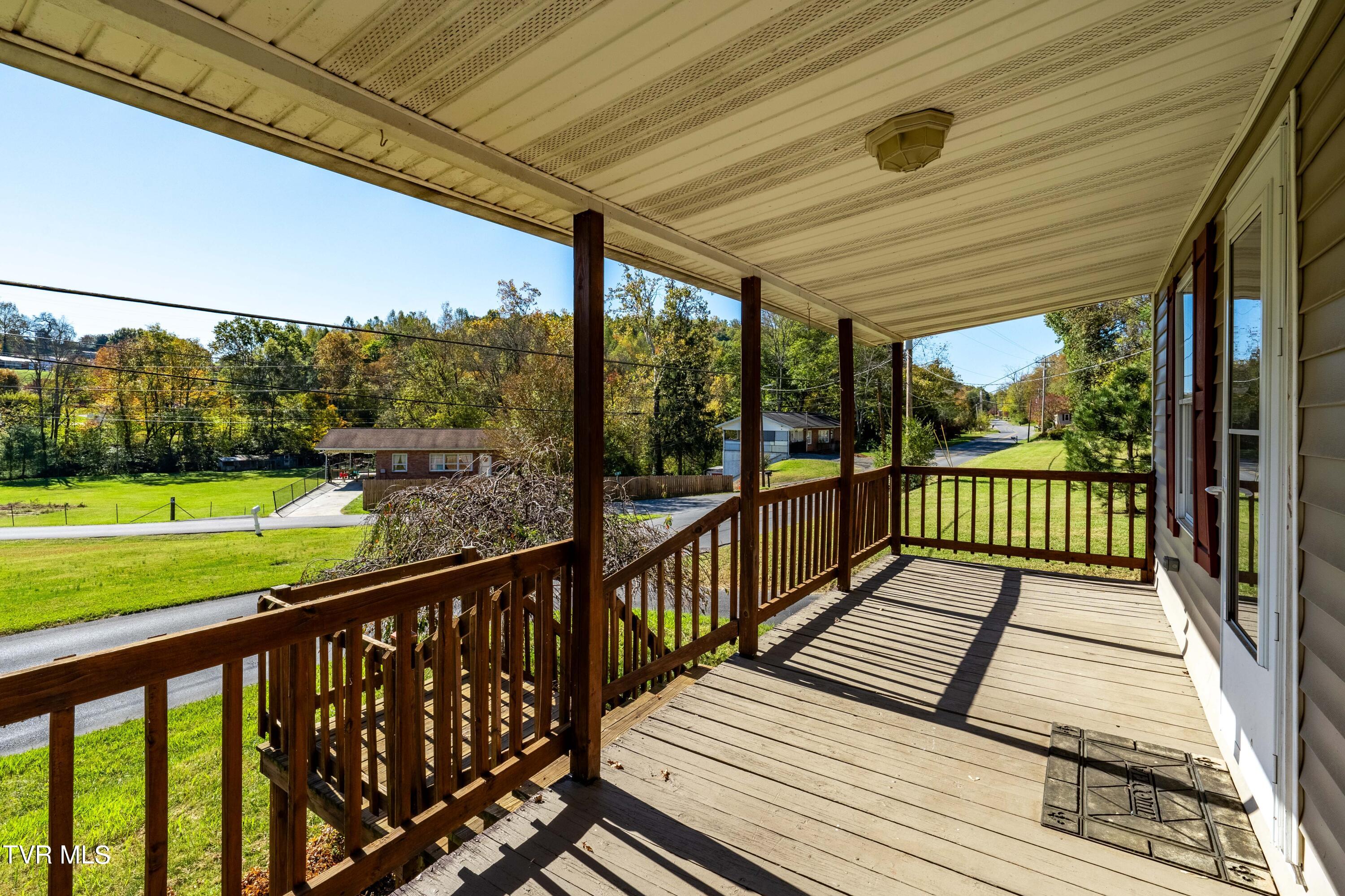 Johnson City, Tennessee 37601, United States, 2 Bedrooms Bedrooms, ,1 BathroomBathrooms,Residential,Pending,36016