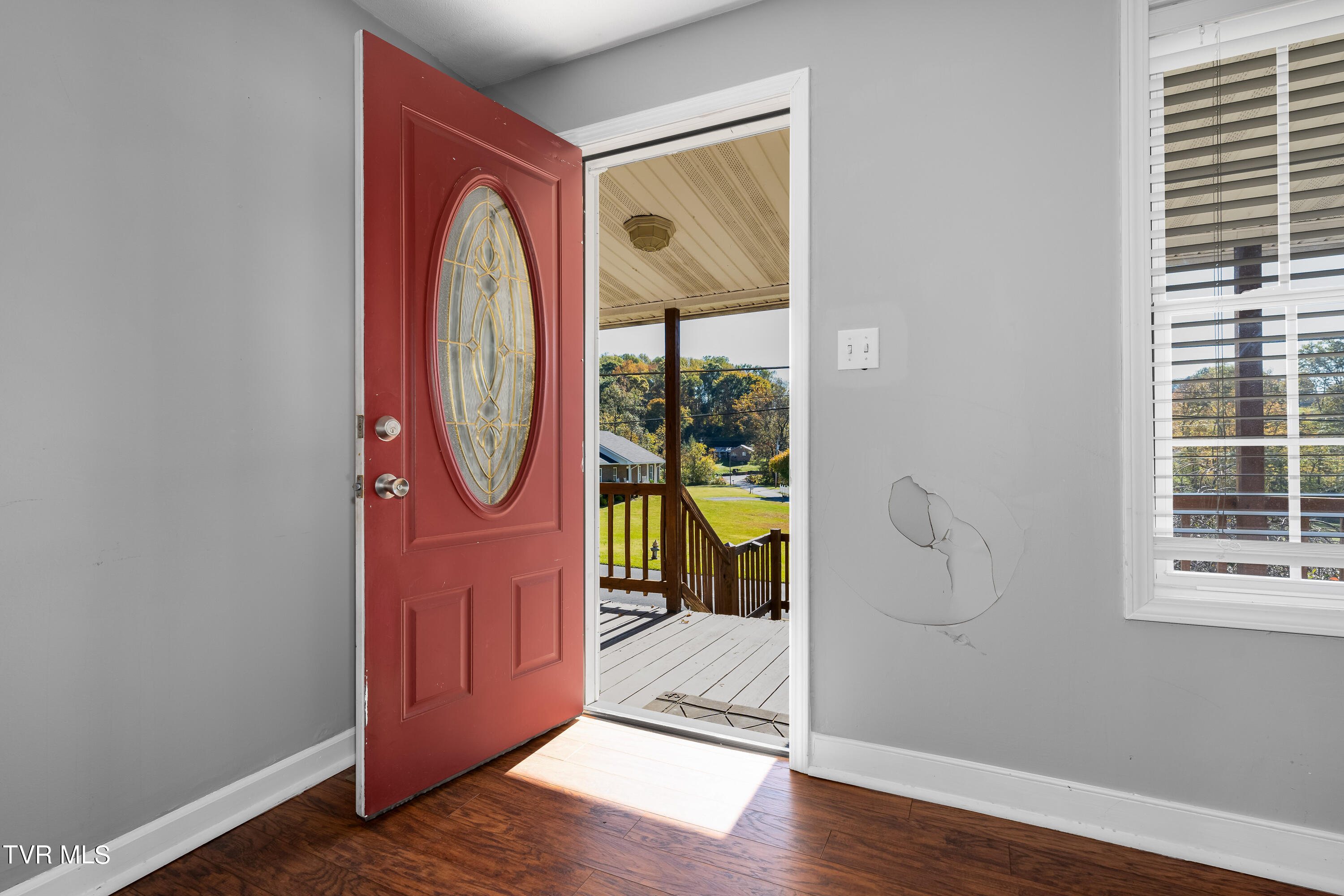 Johnson City, Tennessee 37601, United States, 2 Bedrooms Bedrooms, ,1 BathroomBathrooms,Residential,Pending,36016