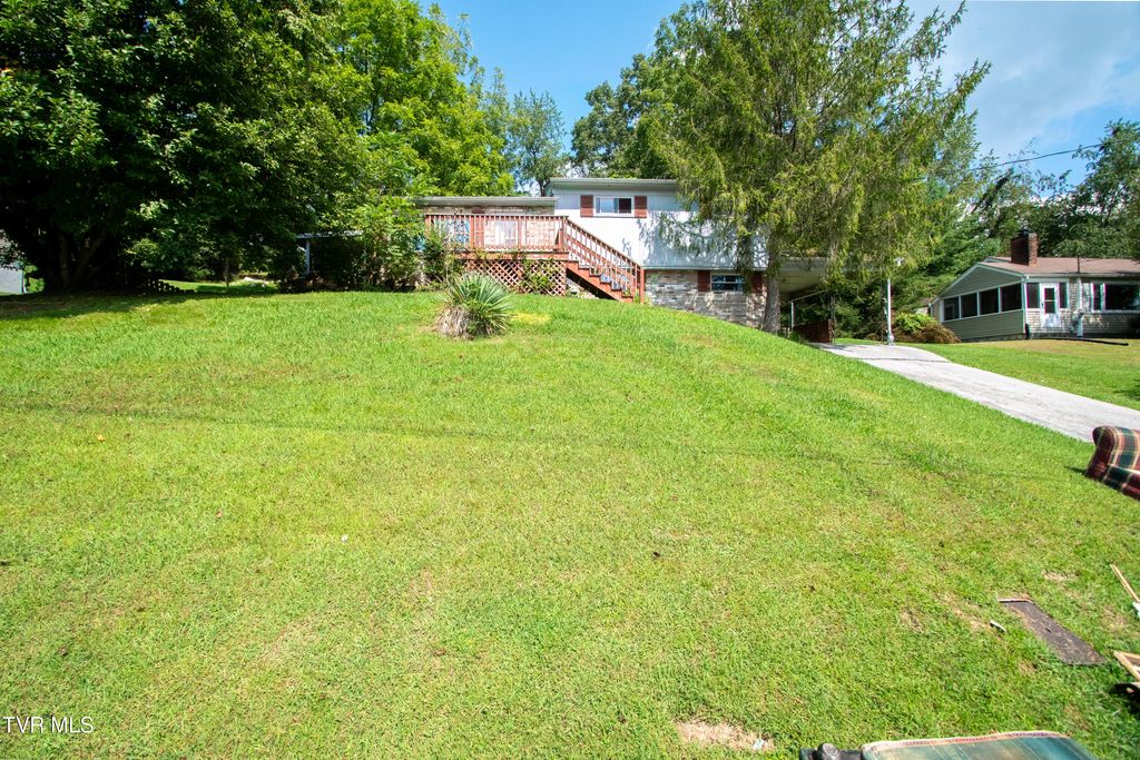 Photo of 116 Eastside Drive, Bristol, TN 37620 (MLS # 9990771)