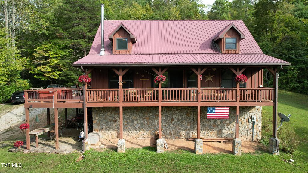 Photo of 13710 Asheville Highway, Greeneville, TN 37743 (MLS # 9991262)