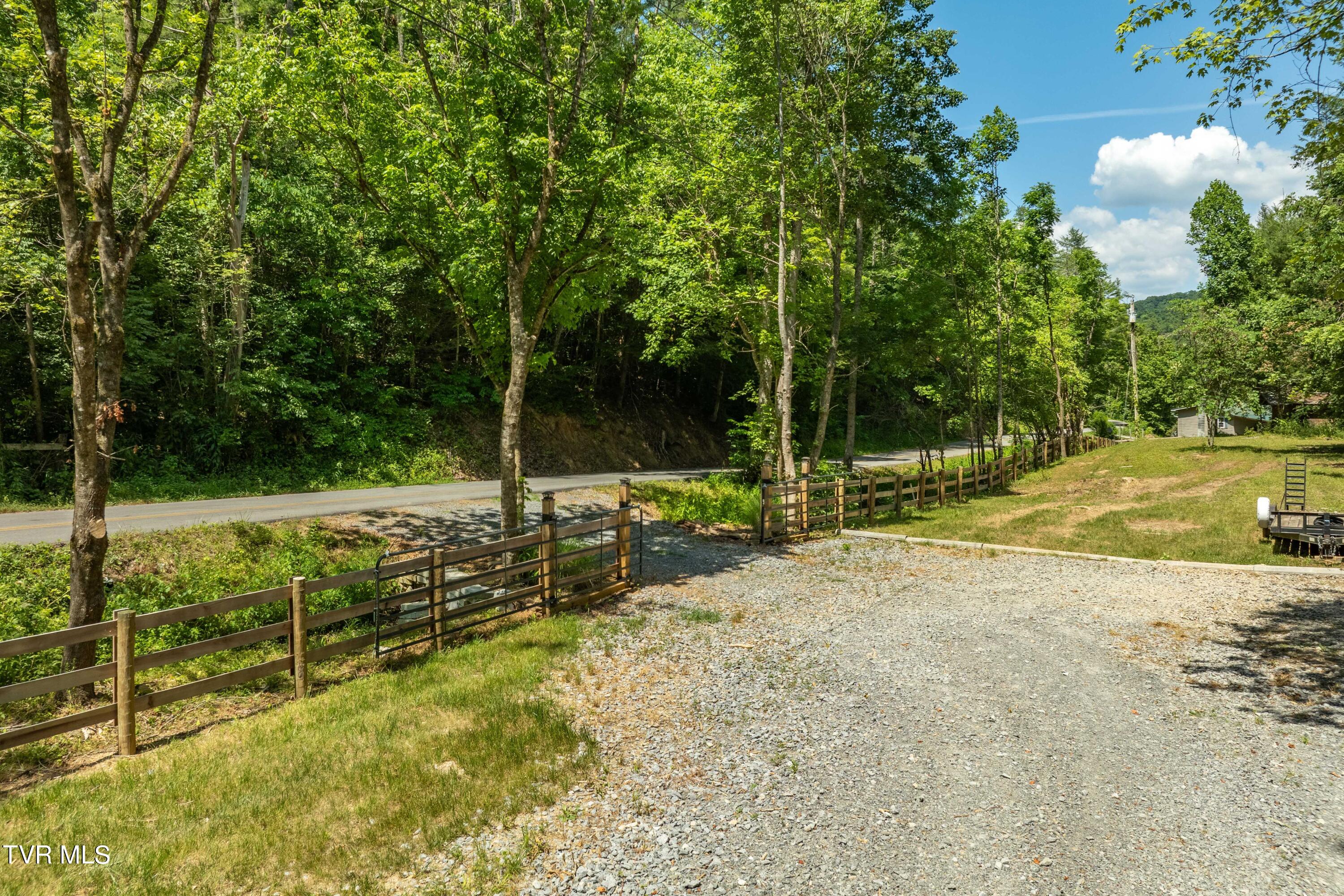 937 Troublesome Hollow Road Road, Bluff City, Tennessee image 16