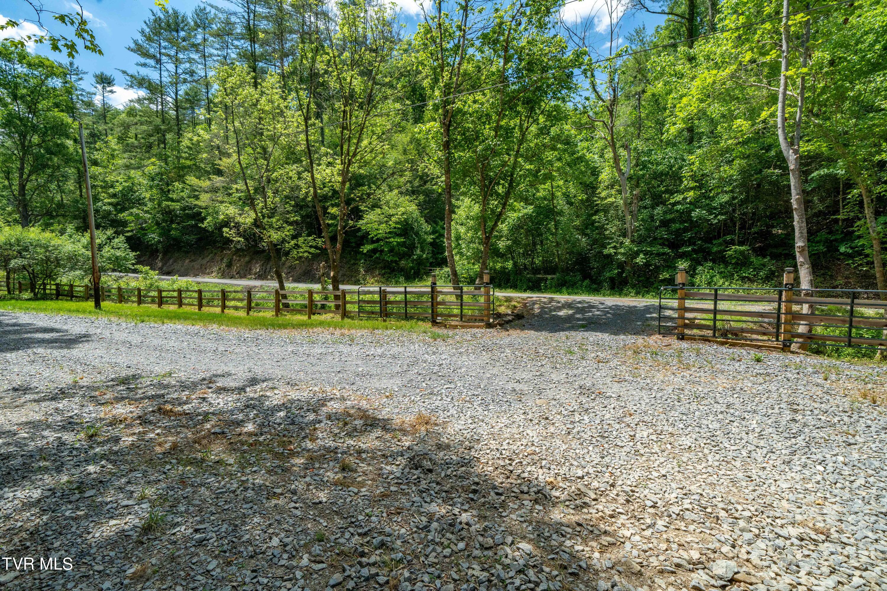 937 Troublesome Hollow Road Road, Bluff City, Tennessee image 27