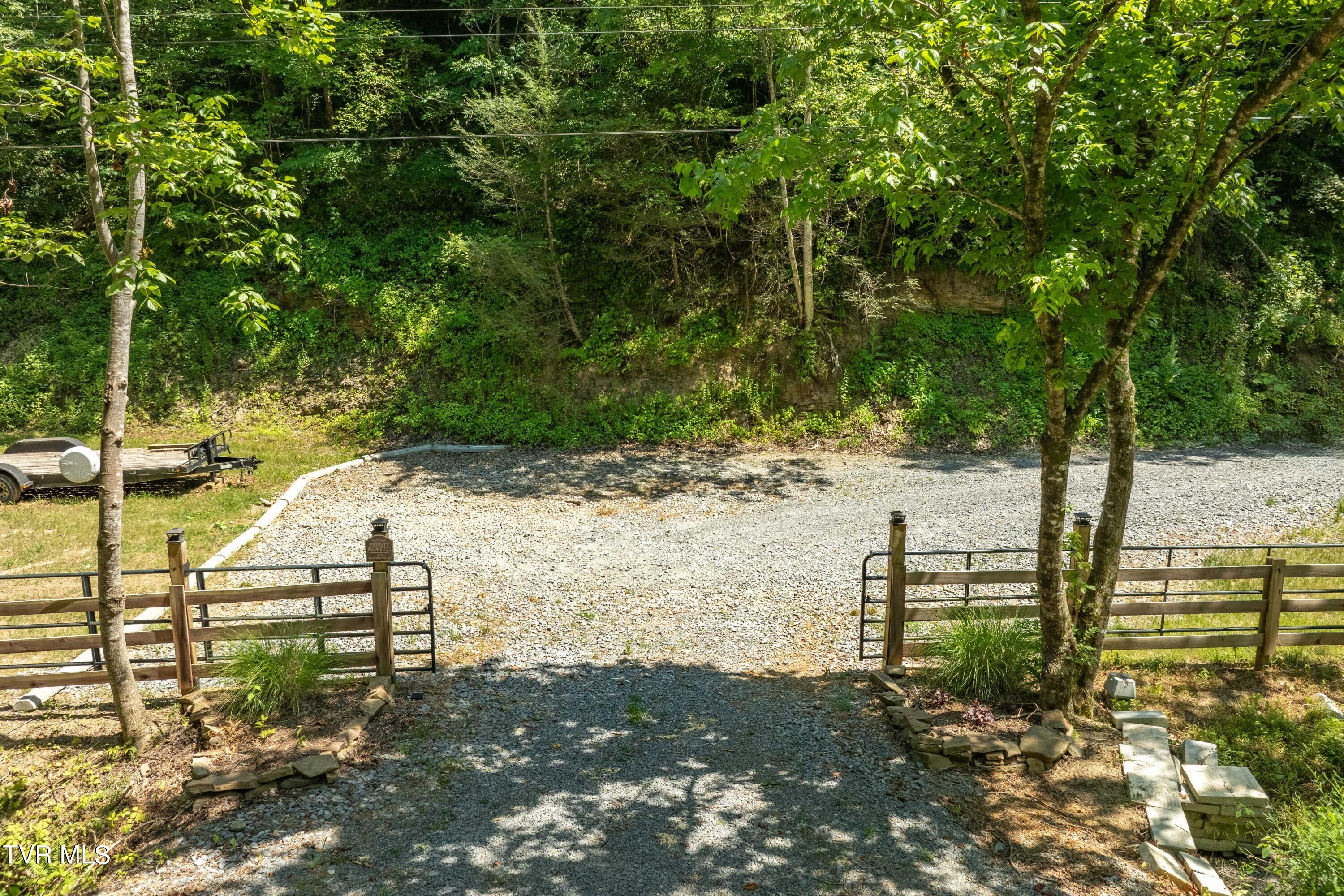 937 Troublesome Hollow Road Road, Bluff City, Tennessee image 13