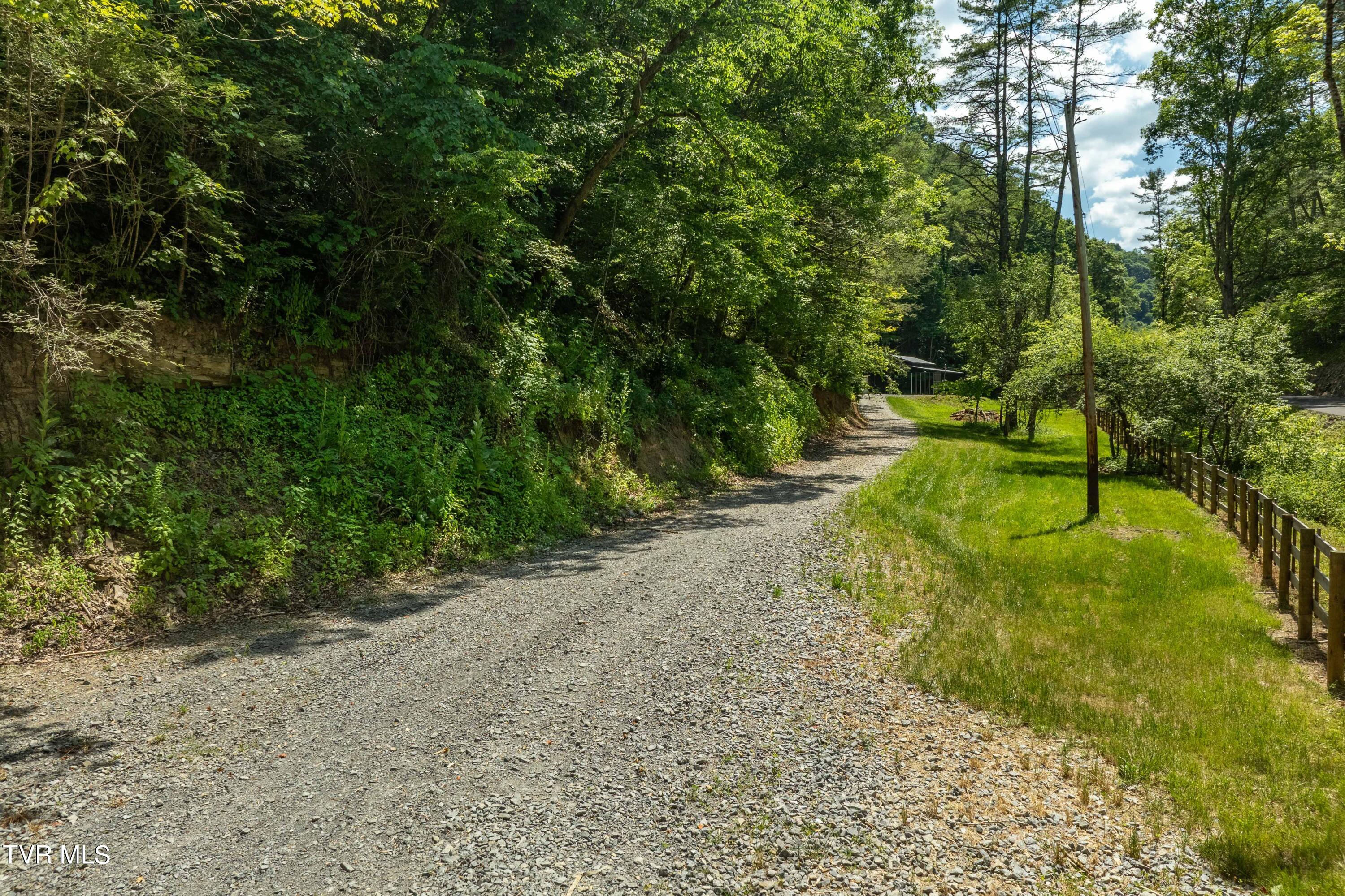 937 Troublesome Hollow Road Road, Bluff City, Tennessee image 17