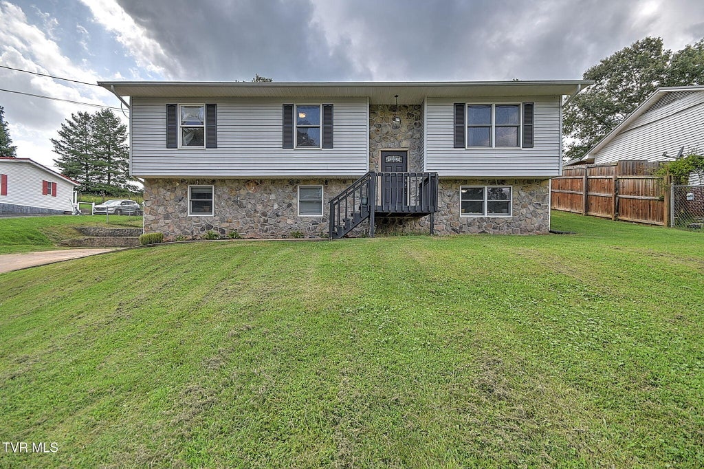Photo of 336 Hemlock Street, Mount Carmel, TN 37645 (MLS # 9999993)