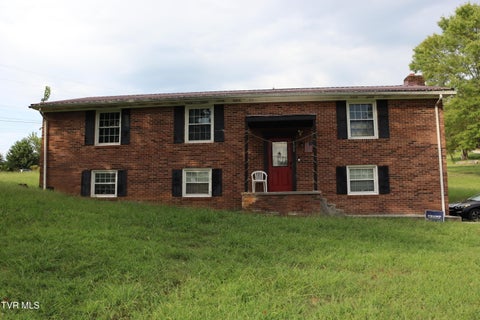 Homes For Sale - 121 Daniel Christman Drive<br/> Big Stone Gap, VA 24219