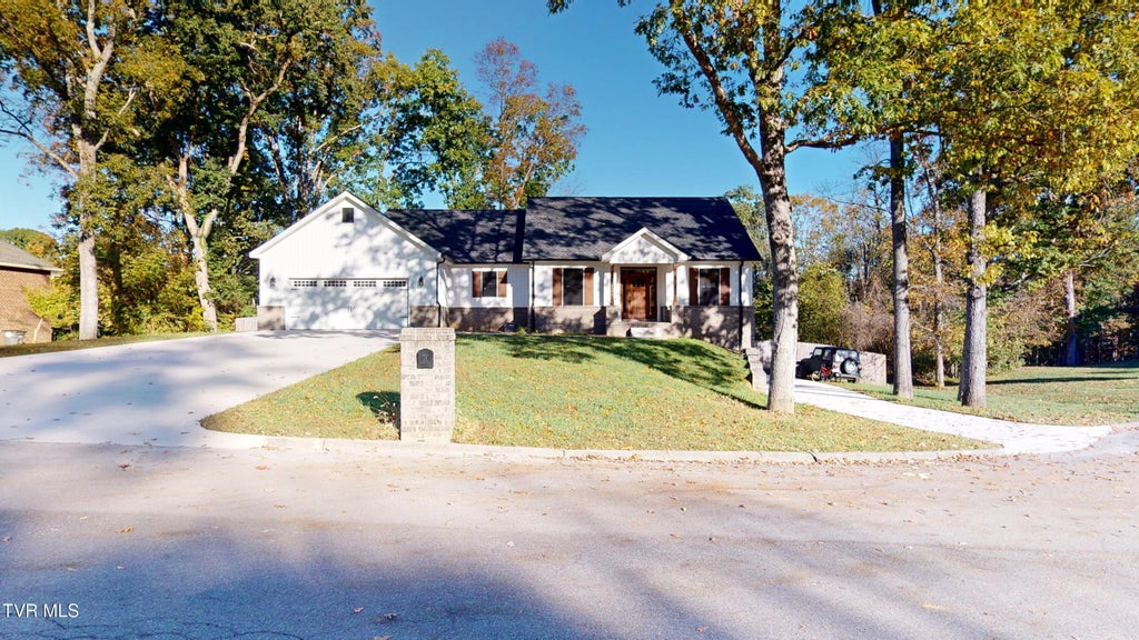 Photo of 5422 Canova Court, Kingsport, TN 37664 (MLS # 10002467)