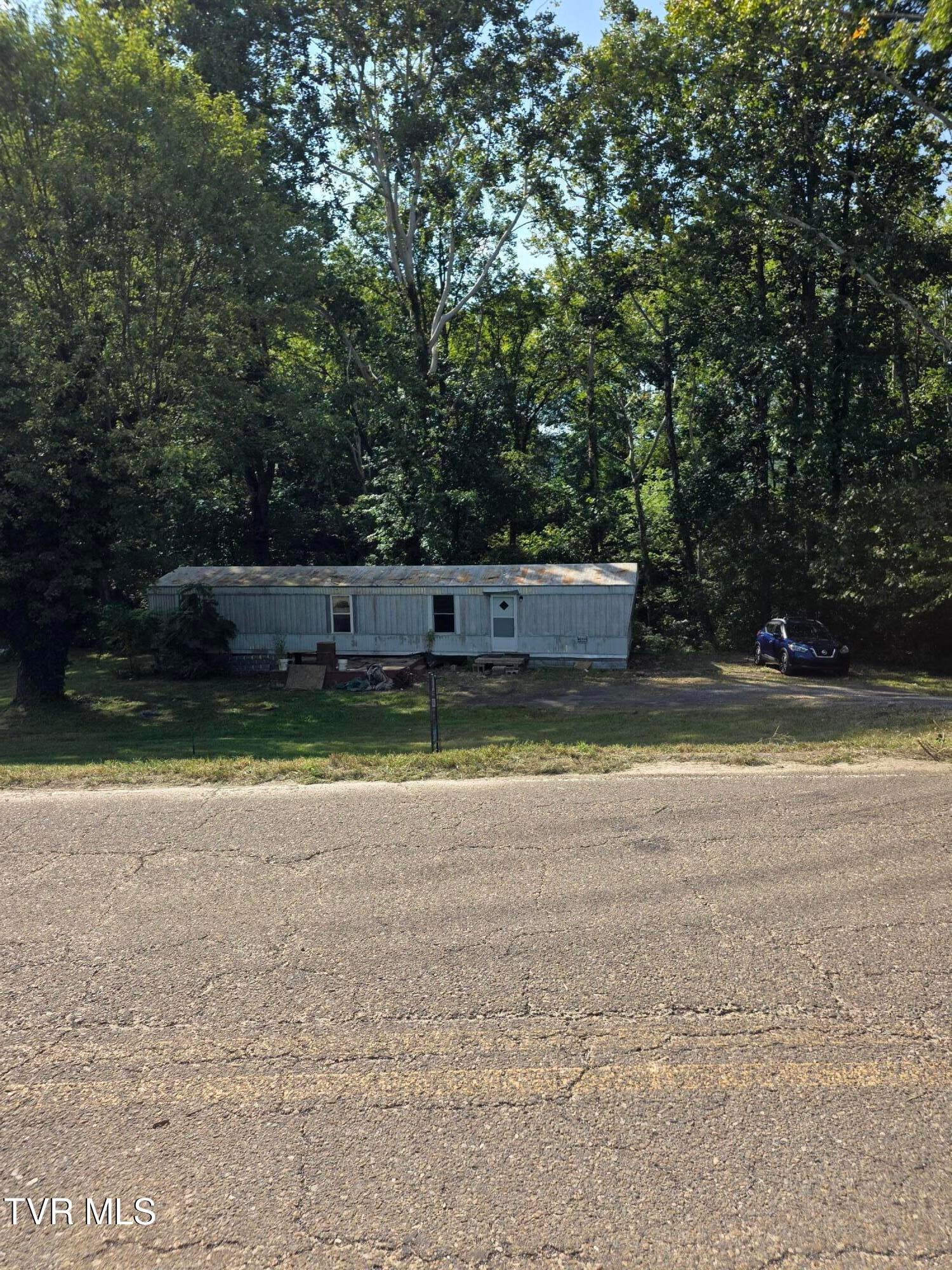 888 Old Elizabethton Highway - Photo 4