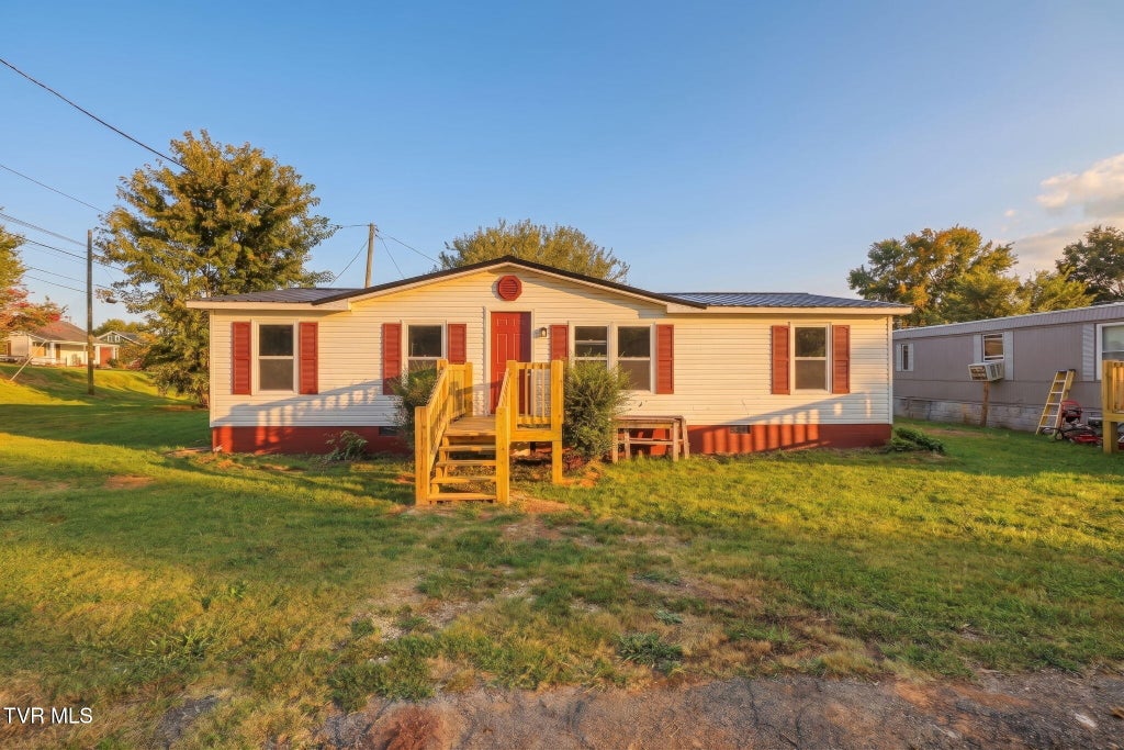 Photo of 1138 Fairview Avenue, Kingsport, TN 37660 (MLS # 10000909)