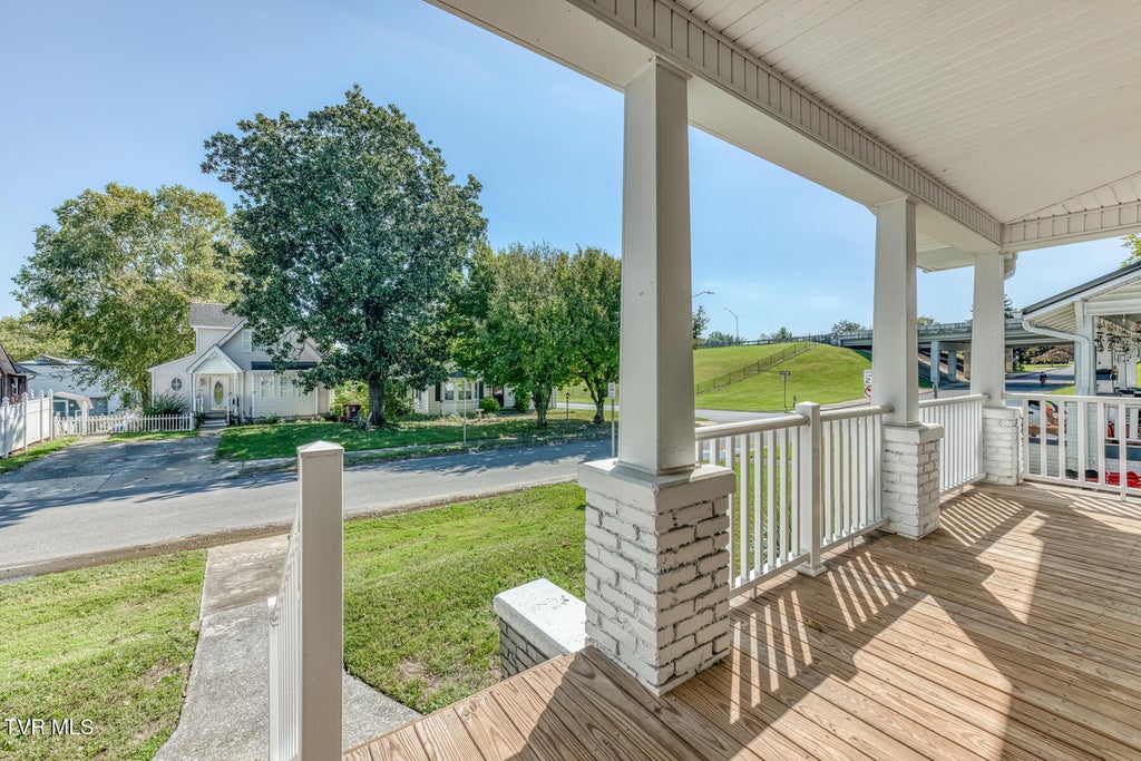Photo of 403 8th Avenue, Johnson City, TN 37601 (MLS # 10002195)