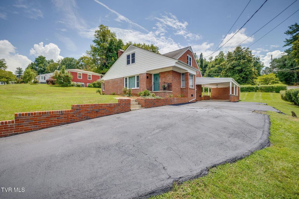 Photo of 215 Cherry Lane, Bristol, VA 24201 (MLS # 9983922)
