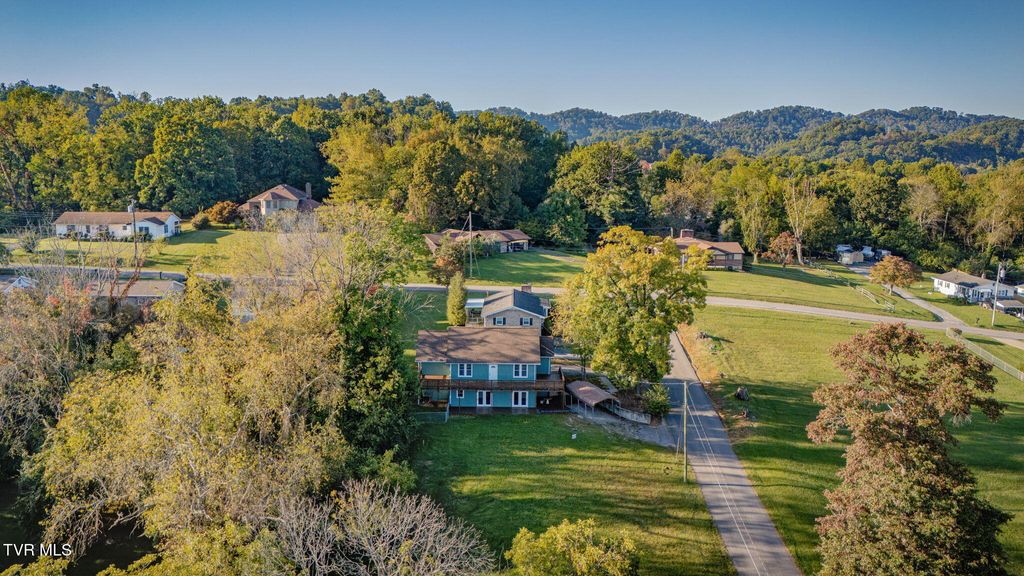 Photo of 548 Floyd Street, Bristol, VA 24201 (MLS # 9991915)