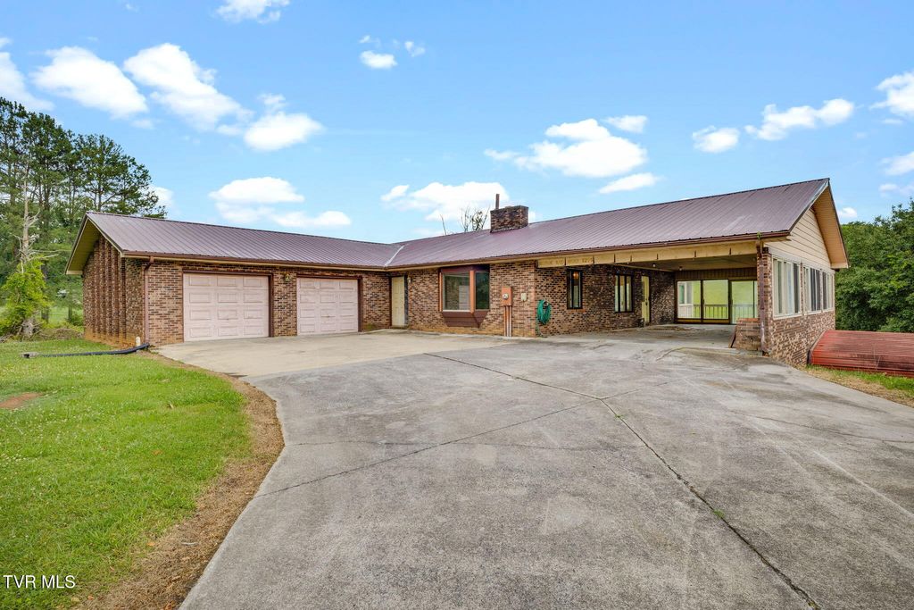 Photo of 1556 Mill Creek Road, Fall Branch, TN 37656 (MLS # 9997291)