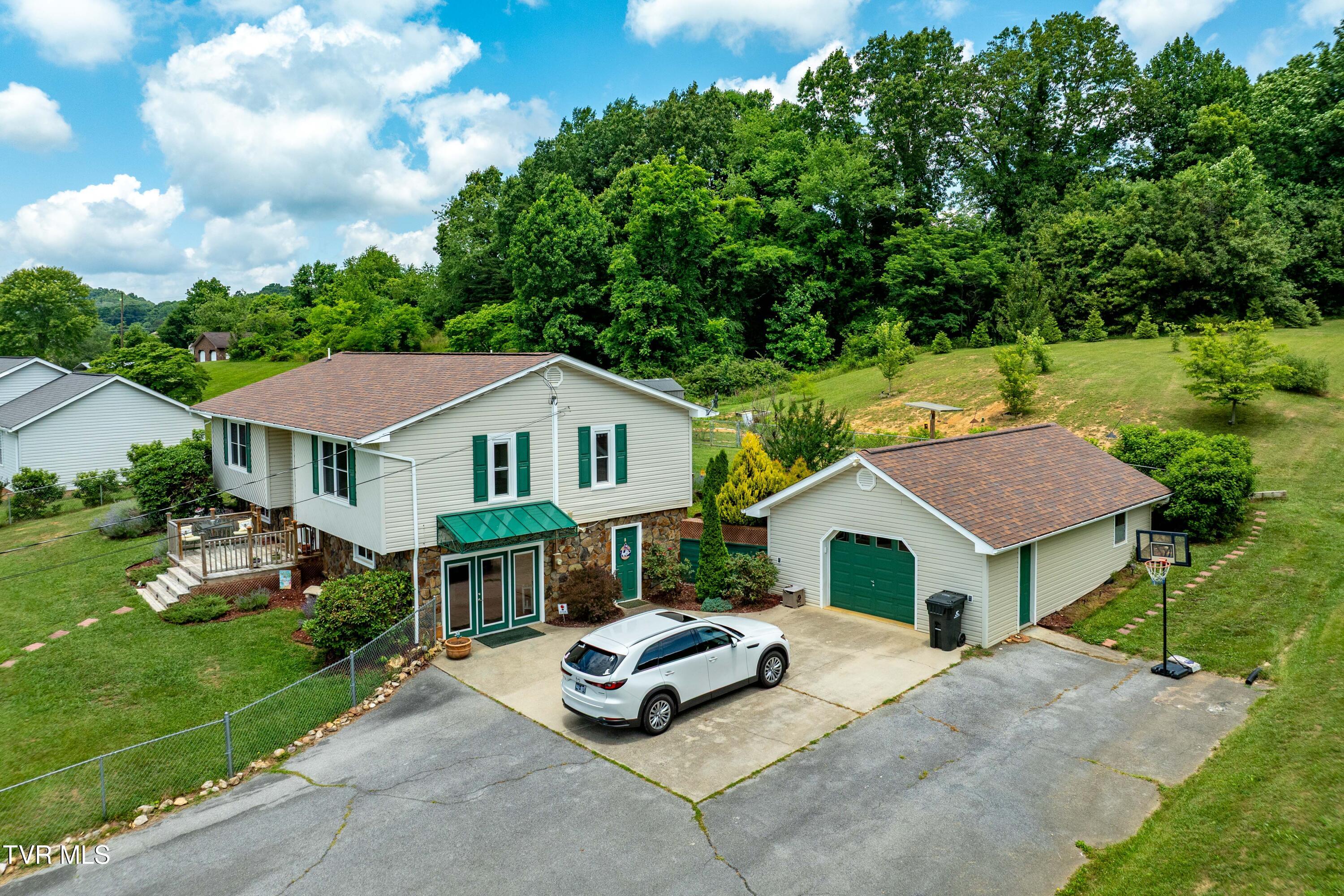3433 Highway 81