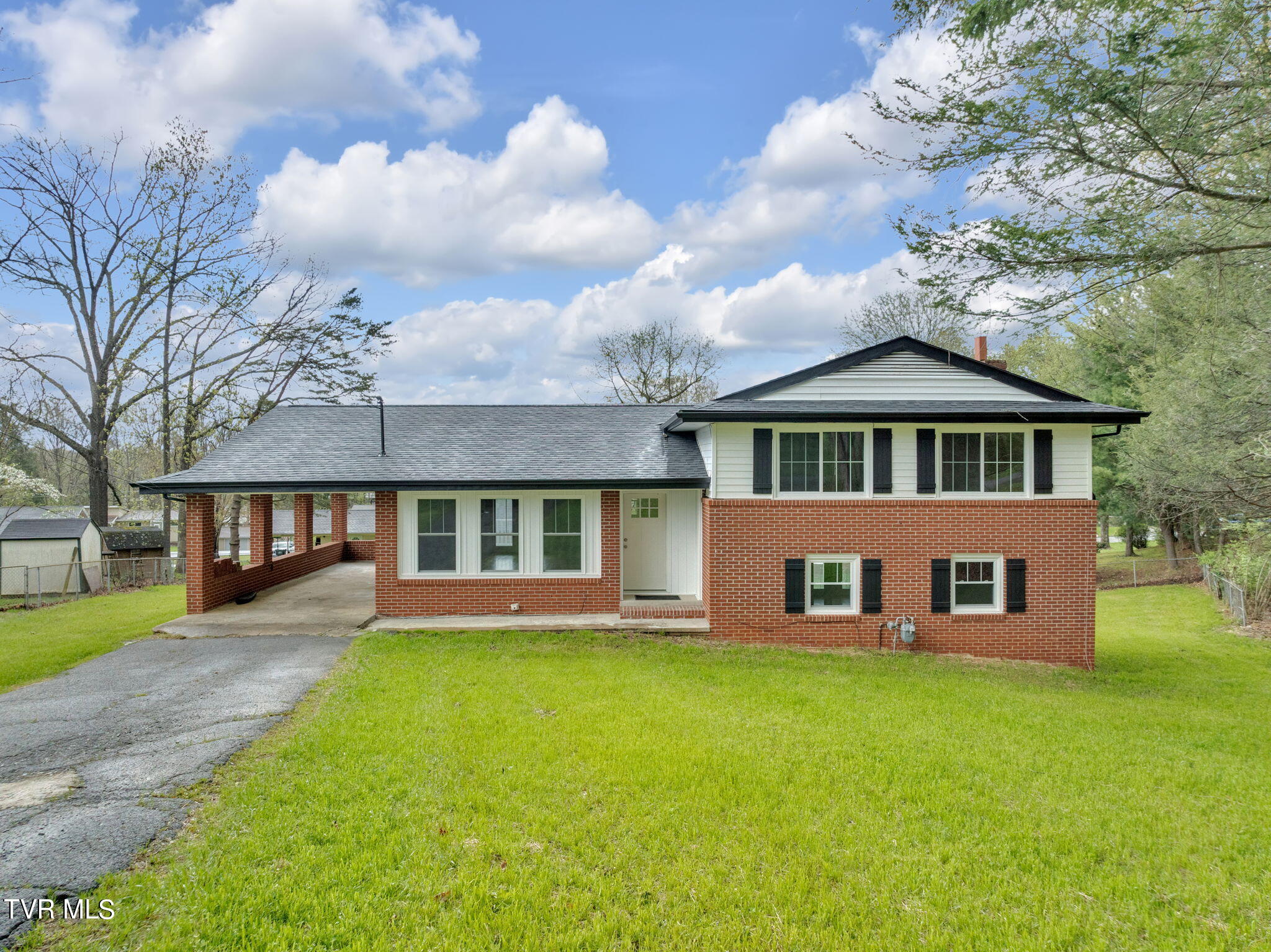 204 Dogwood Drive, Greeneville, Tennessee image 1
