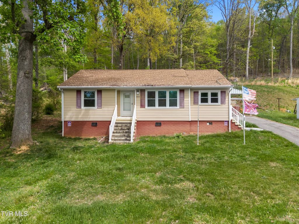 Photo of 325 Mullins Street, Kingsport, TN 37665 (MLS # 9994159)