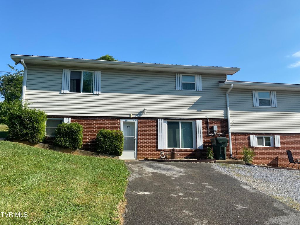 Photo of 160 Kathy Avenue #10, Greeneville, TN 37743 (MLS # 9995537)