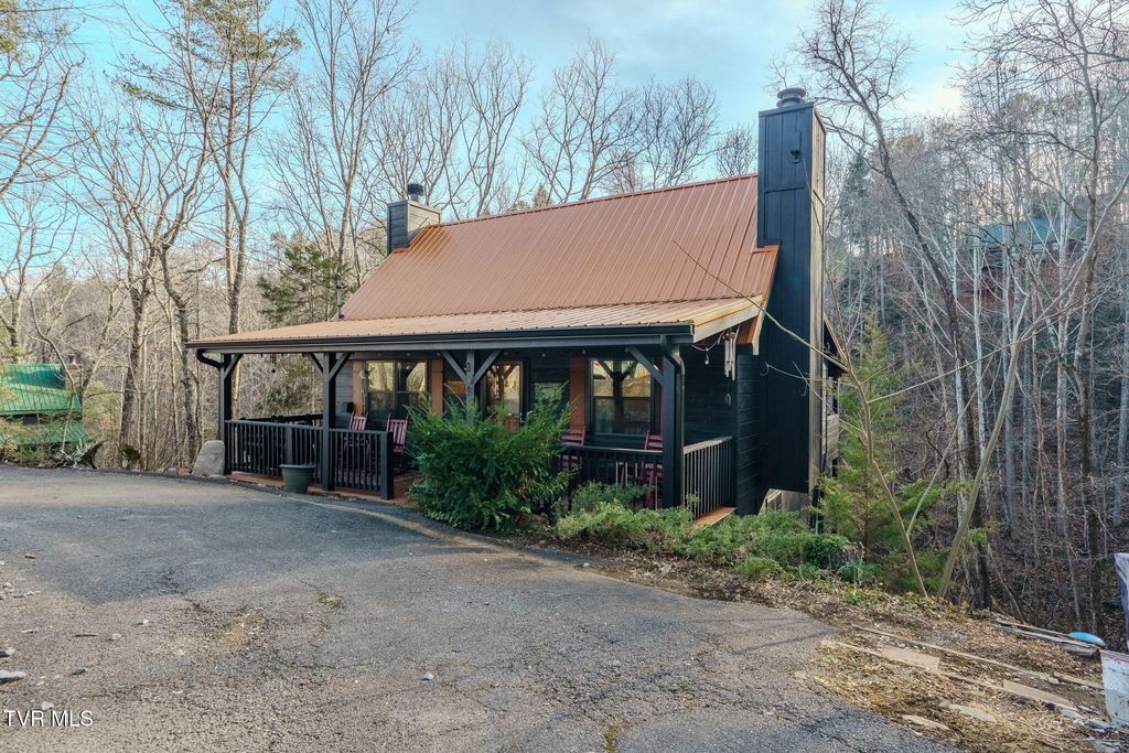 Photo of 1712 Lake View Circle, Sevierville, TN 37876 (MLS # 9991066)