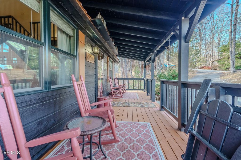 Photo of 1712 Lake View Circle, Sevierville, TN 37876 (MLS # 9991066)