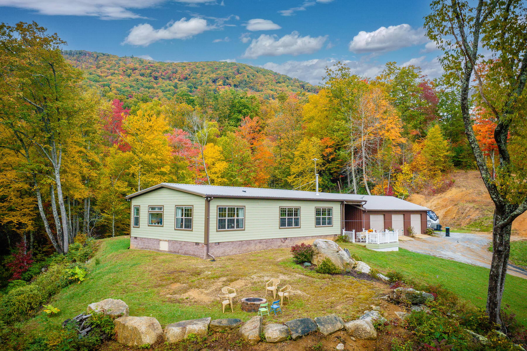 292 Old Railroad Grade Road, Roan Mountain, Tennessee image 7