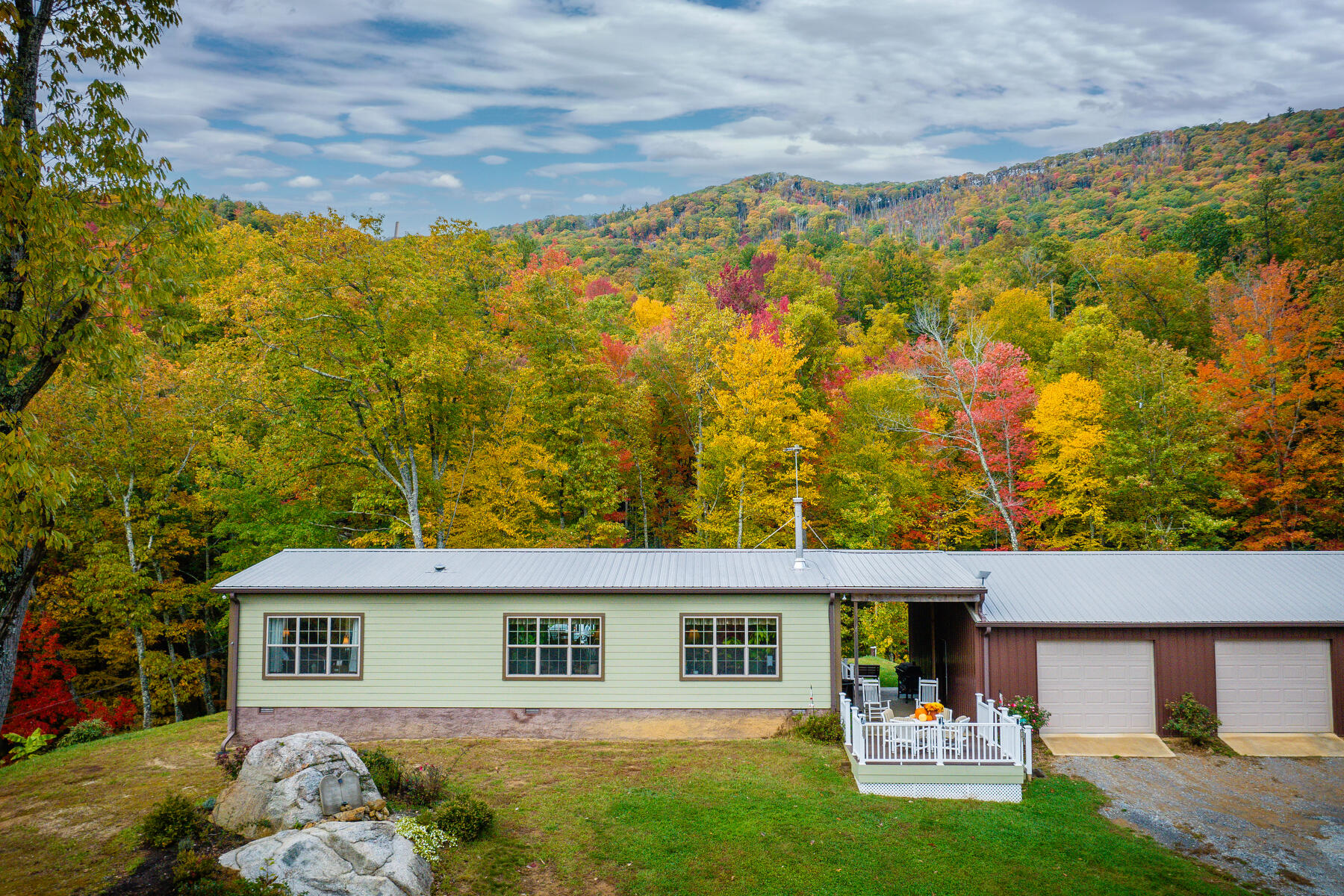 292 Old Railroad Grade Road, Roan Mountain, Tennessee image 8