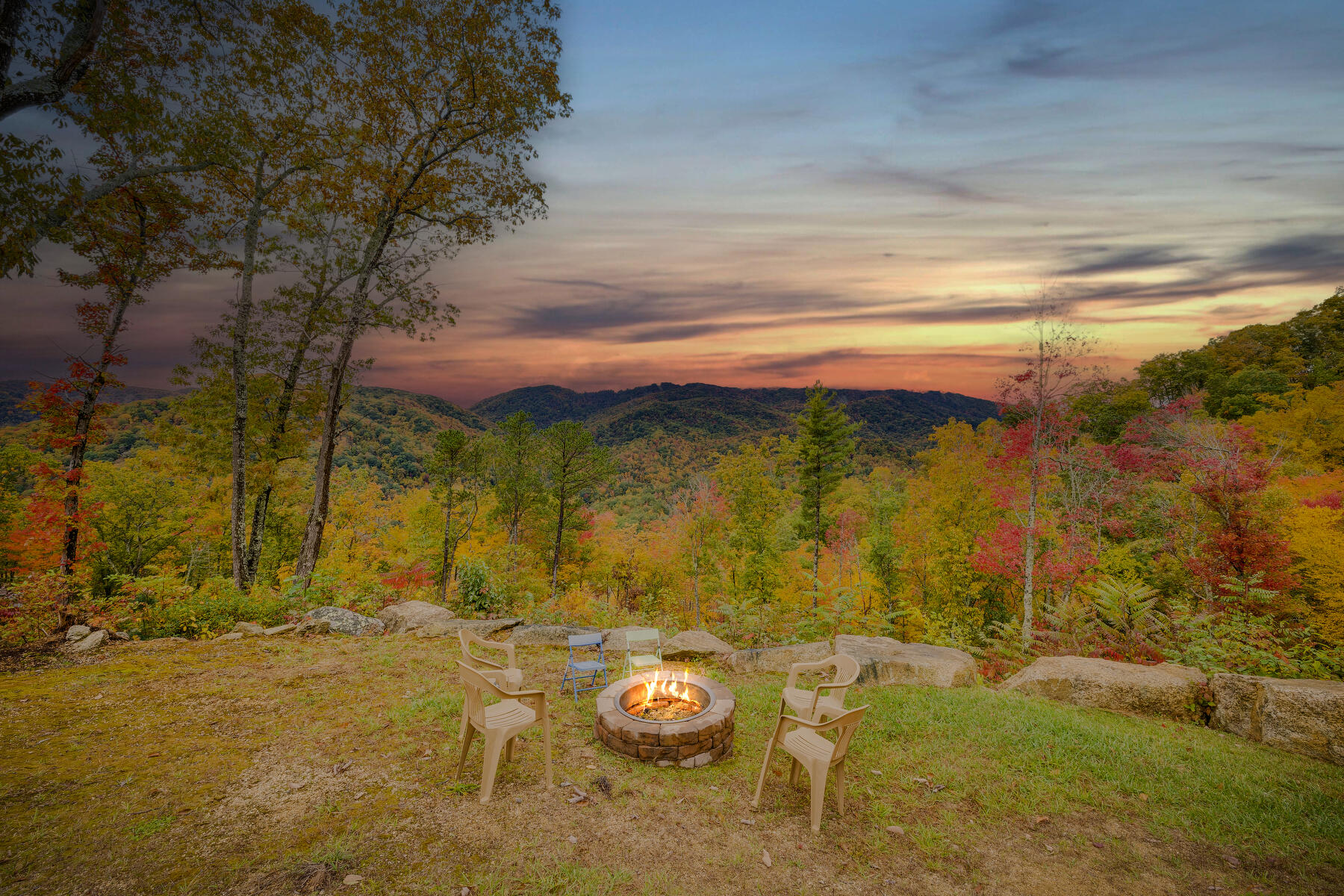 292 Old Railroad Grade Road, Roan Mountain, Tennessee image 4