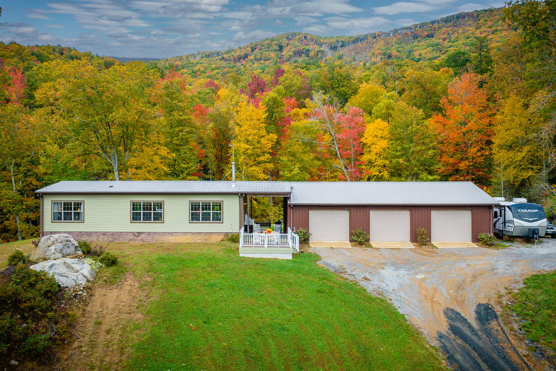 292 Old Railroad Grade Road, Roan Mountain, Tennessee image 5