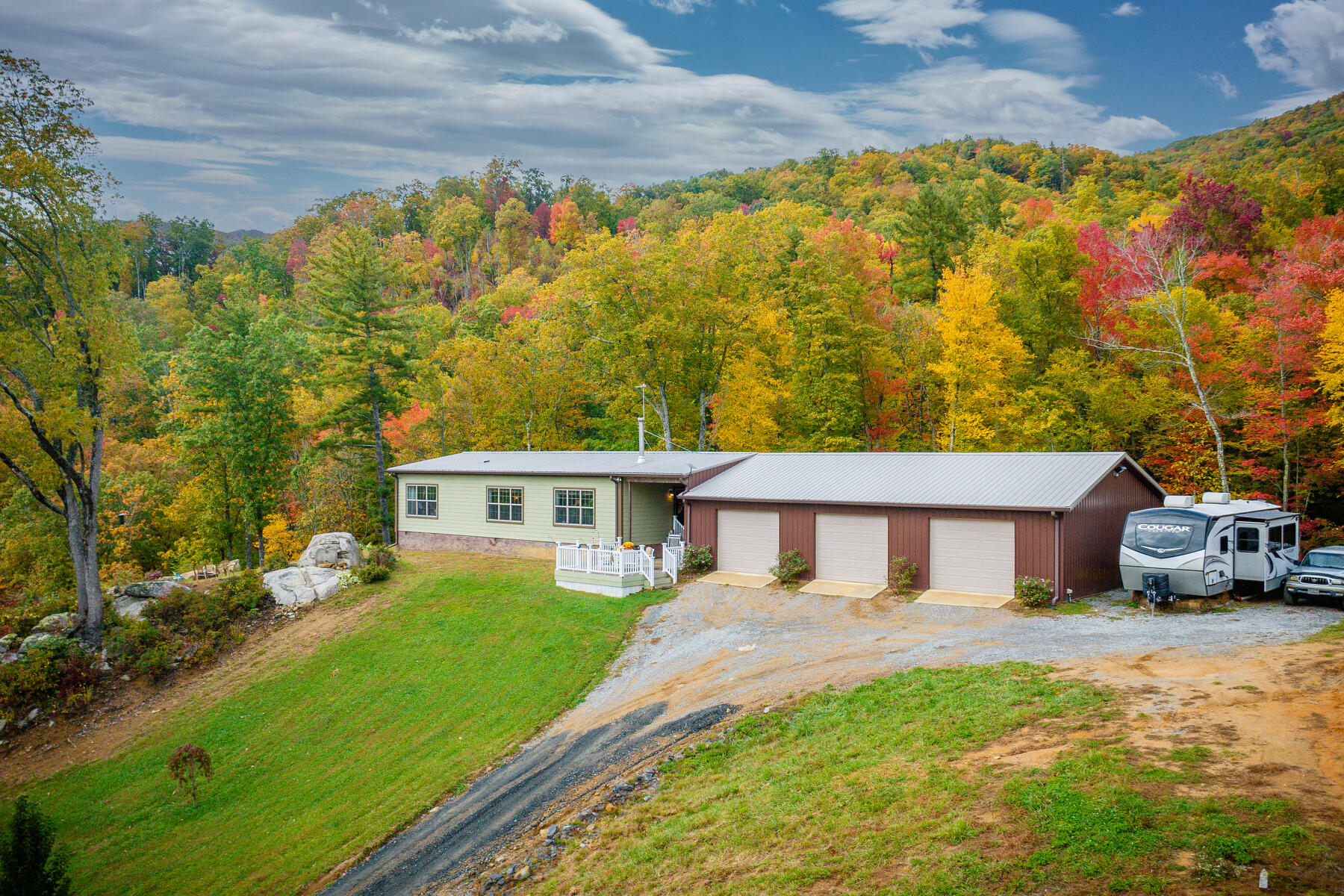 292 Old Railroad Grade Road, Roan Mountain, Tennessee image 6