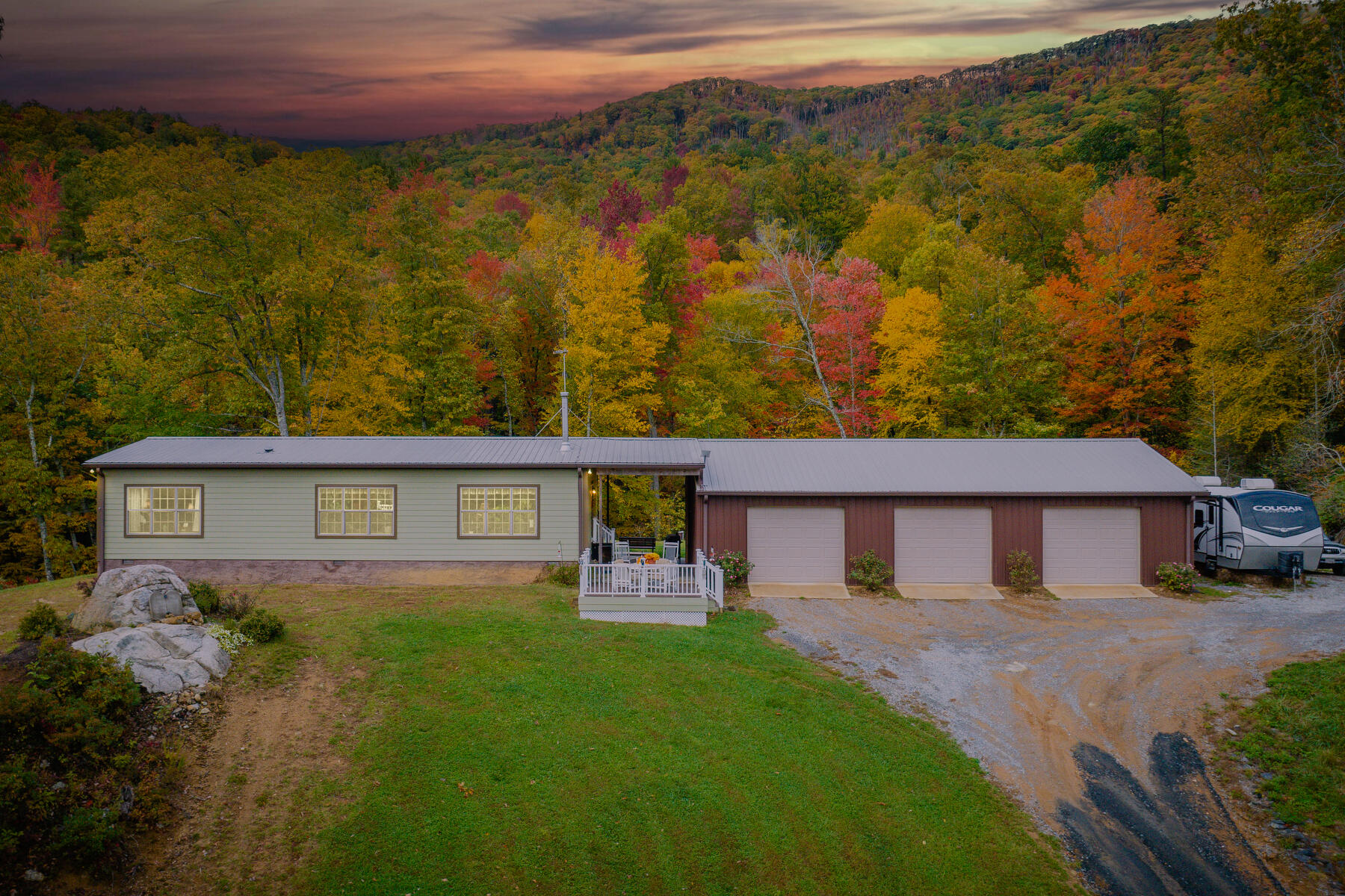 292 Old Railroad Grade Road, Roan Mountain, Tennessee image 1