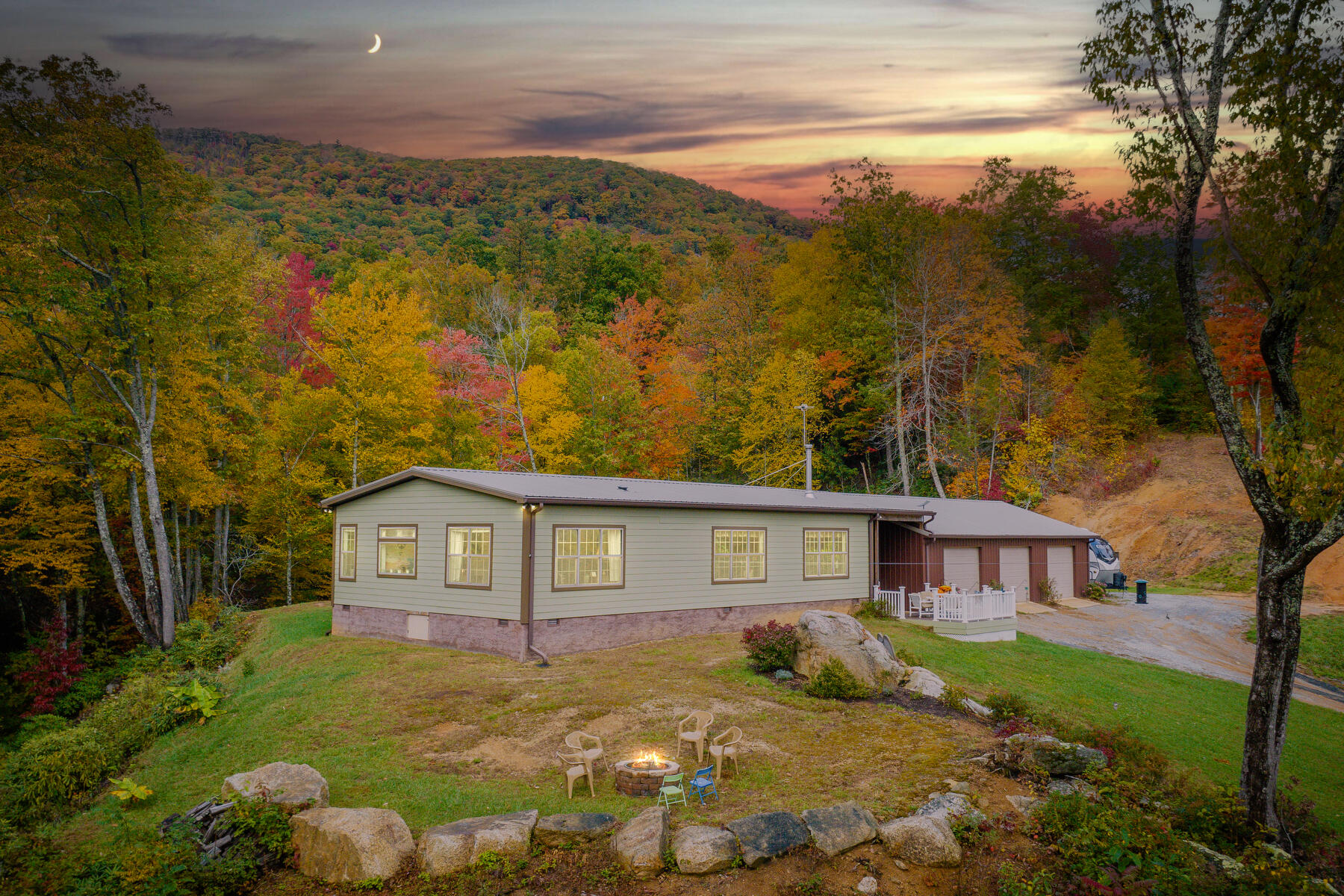 292 Old Railroad Grade Road, Roan Mountain, Tennessee image 3
