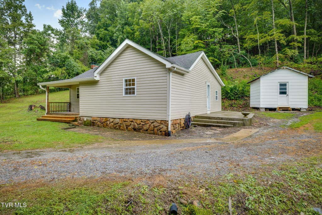 Photo of 1300 Saratoga Road, Kingsport, TN 37660 (MLS # 9999425)