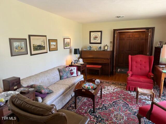 19494 Oakwood Drive, Abingdon, Virginia image 3